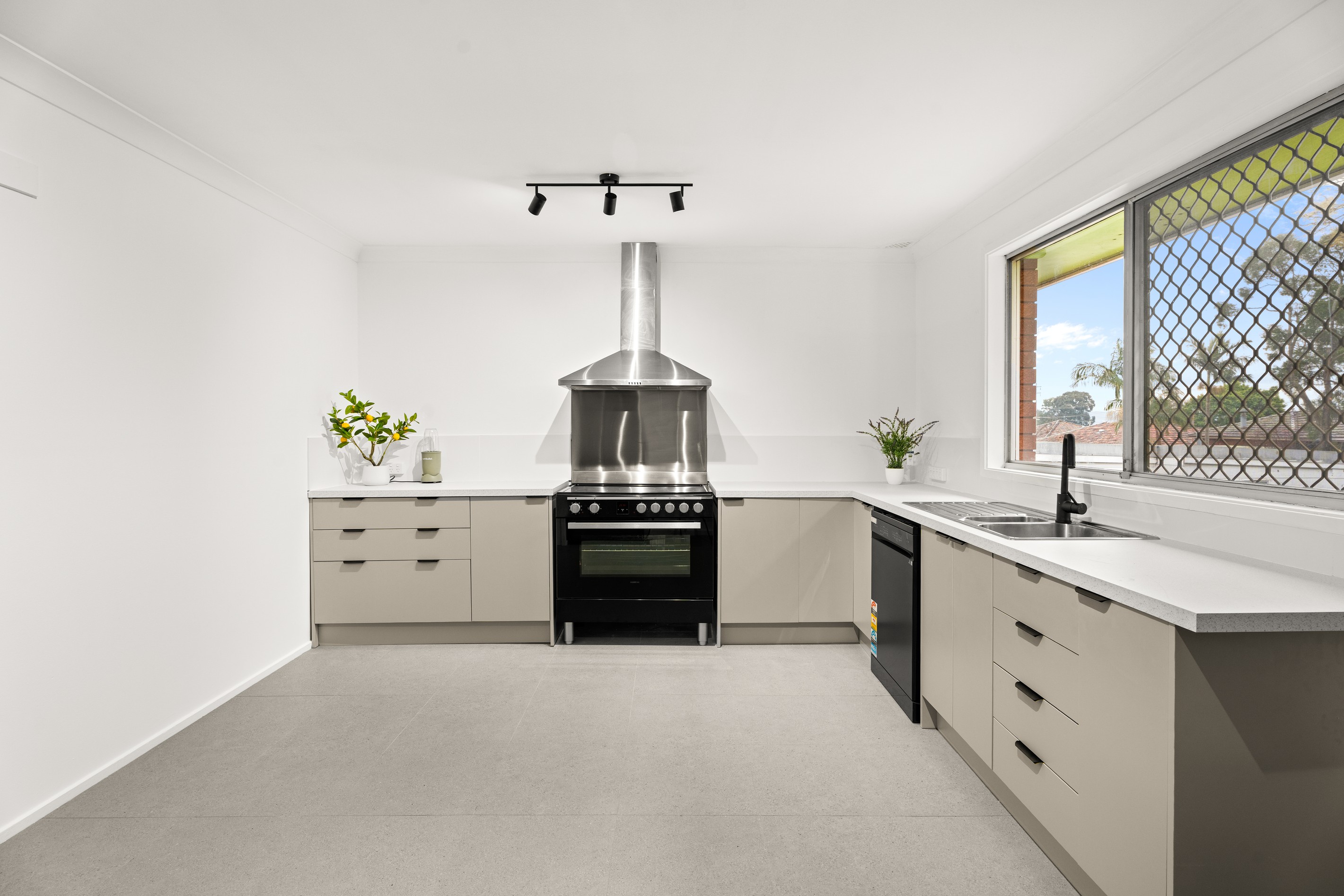27 Maxwell Street, South Penrith, NSW 2750
