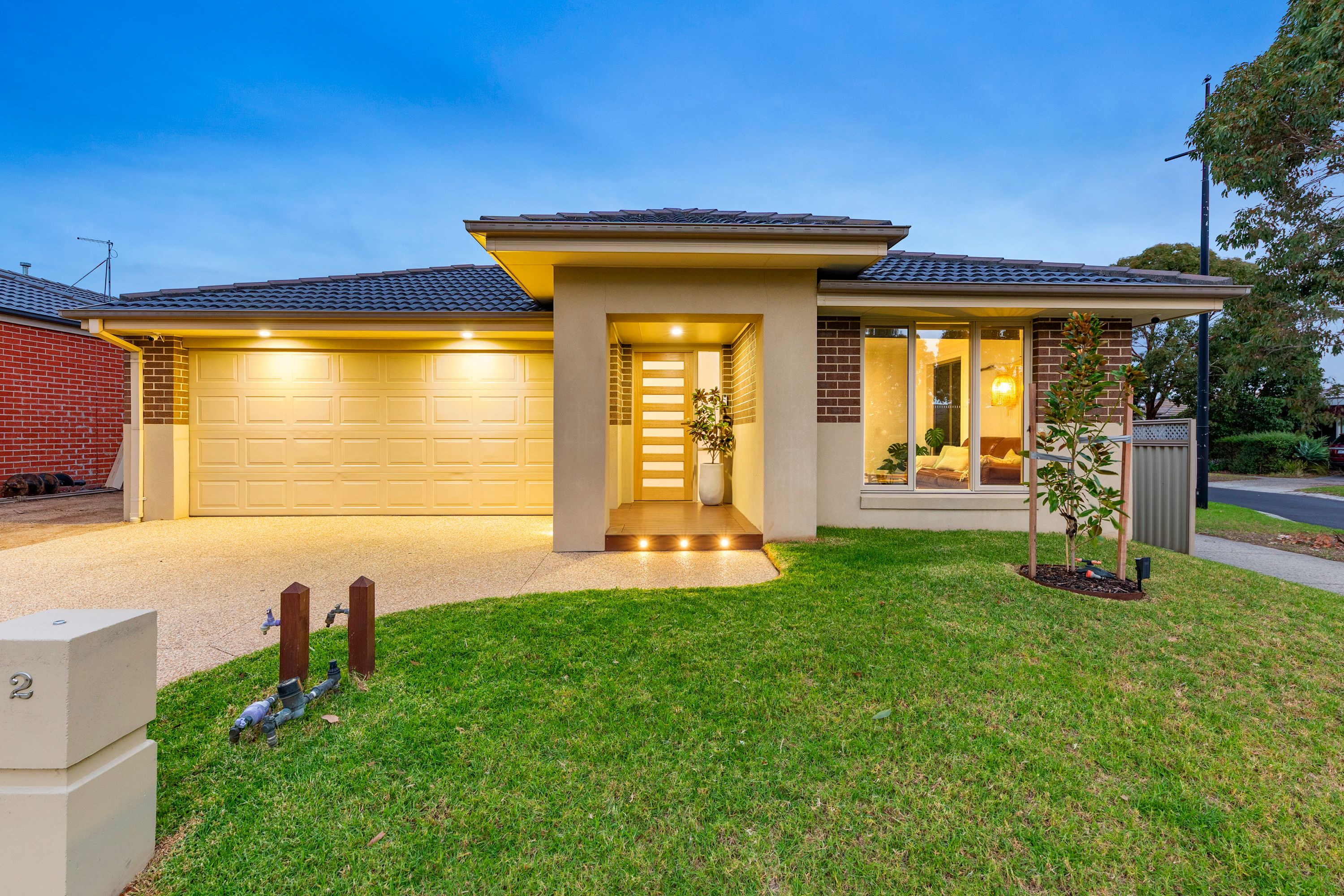 2 Unicorn Street, Pakenham VIC 3810