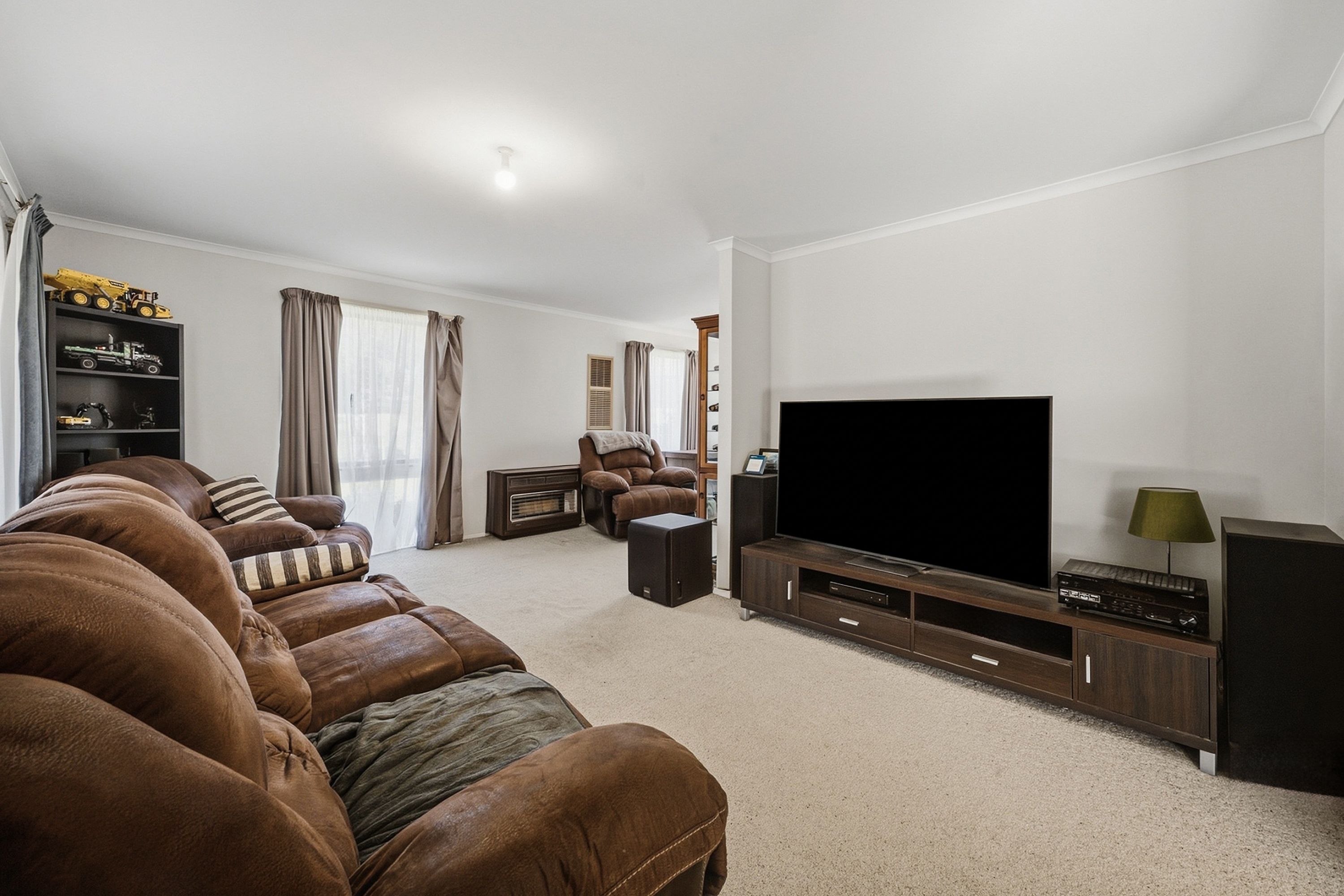 39 Stonehaven Road — photo 5 of 17