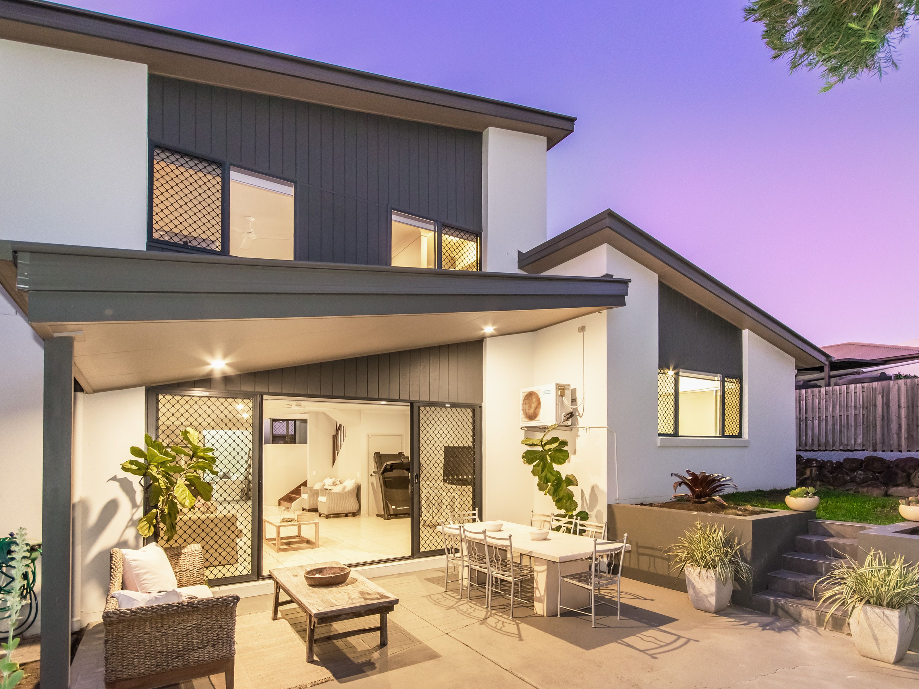5 Cobb and Co Drive, Oxenford, QLD 4210