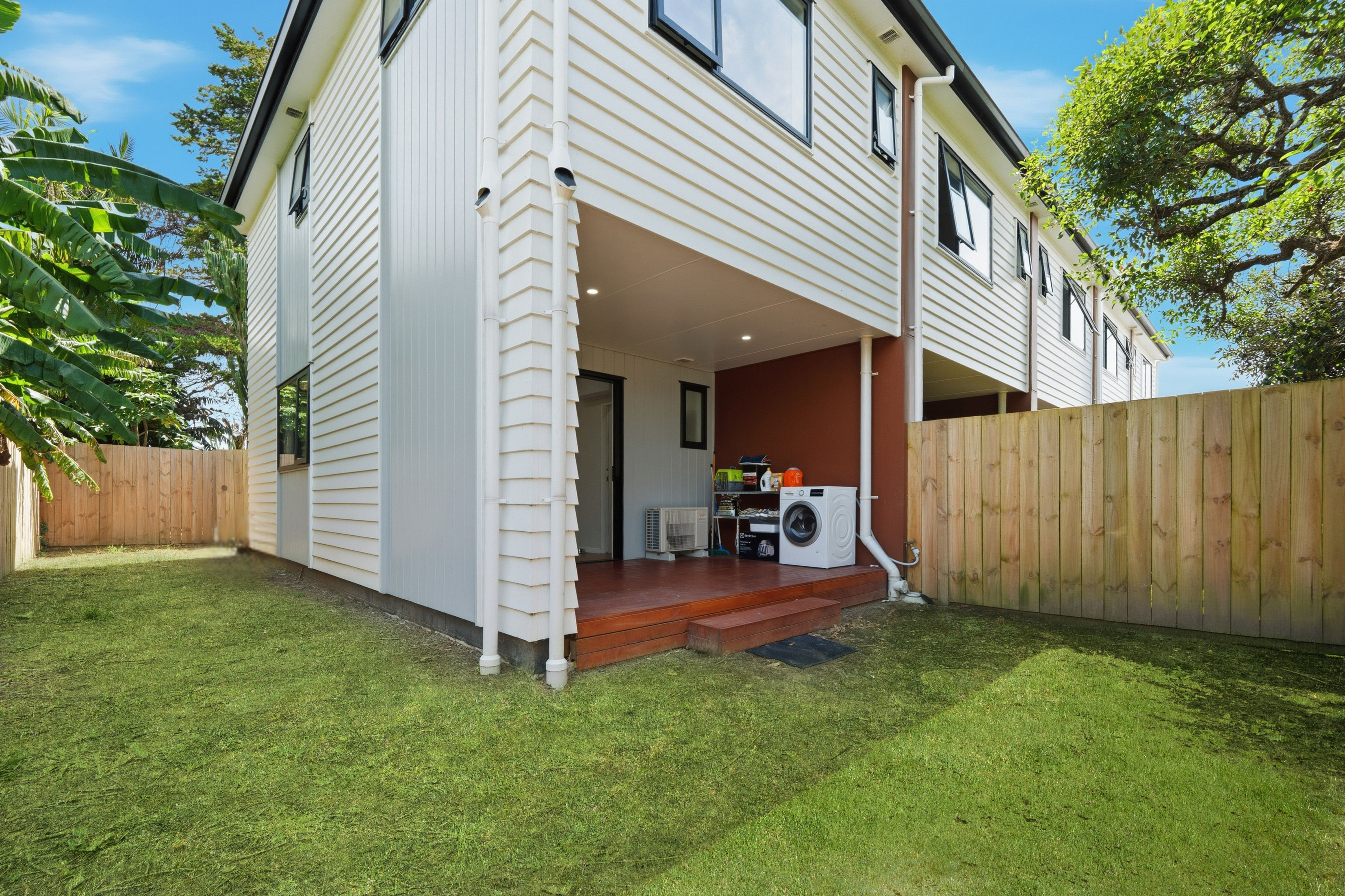 7/3 Royal View Road, Te Atatu South, Waitakere City