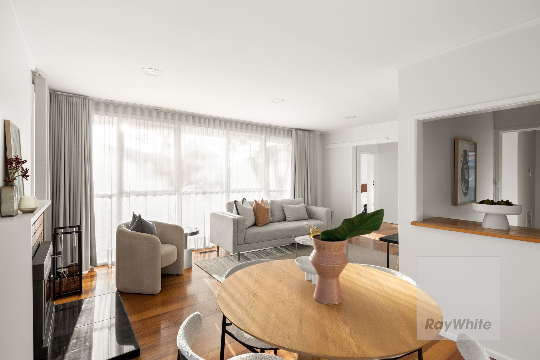 82 Moreton Crescent — photo 3 of 18