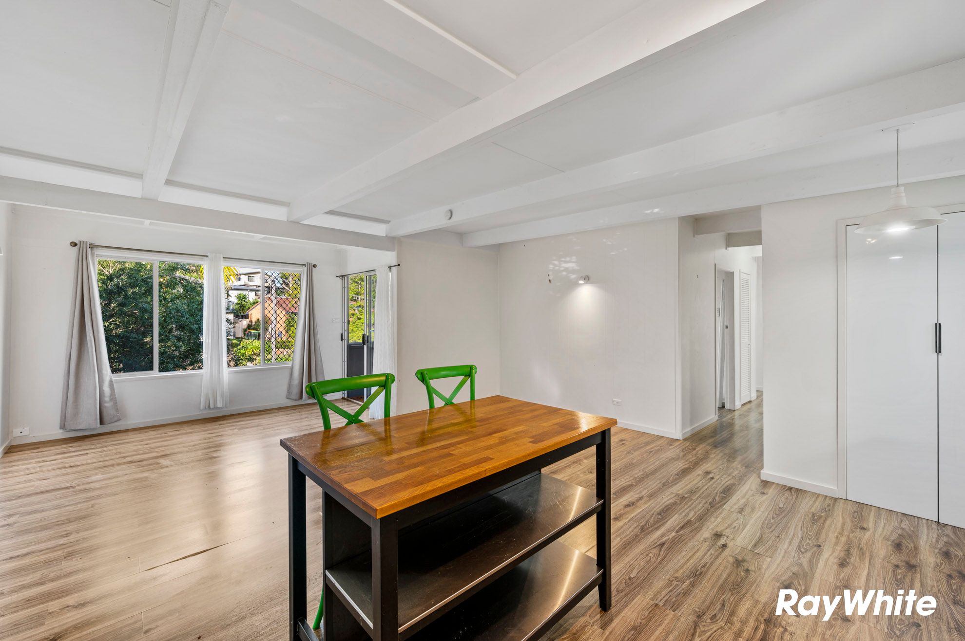 35 Derribong Avenue — photo 4 of 10