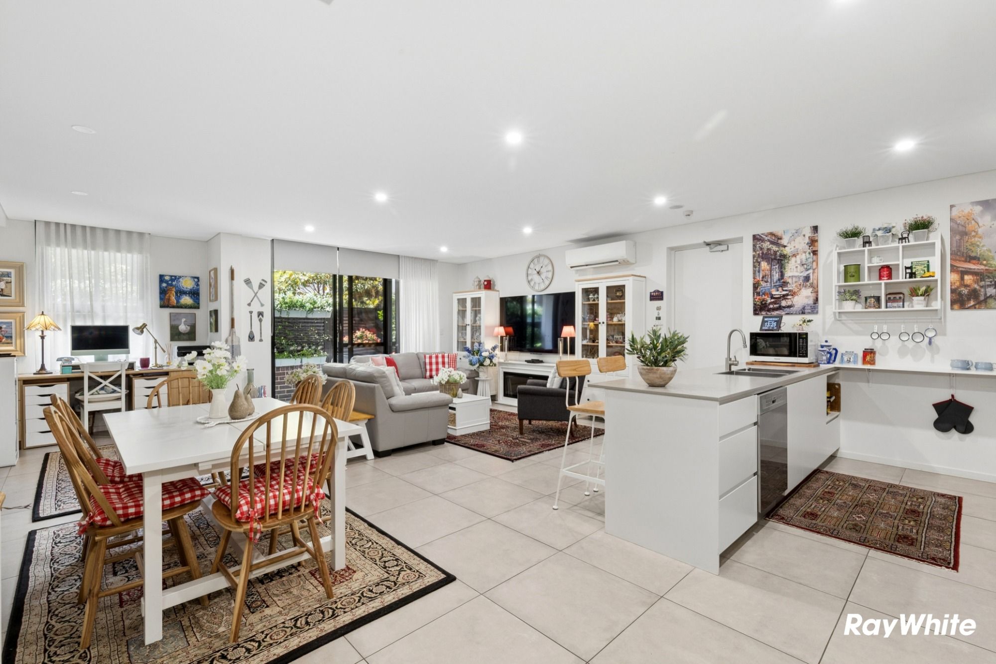 308/133-137 Bowden Street — photo from Ray White Riverside