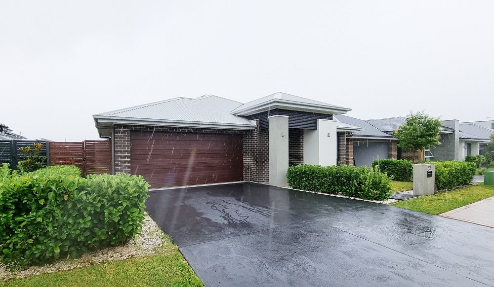 52 Hollows Drive, Oran Park, NSW 2570