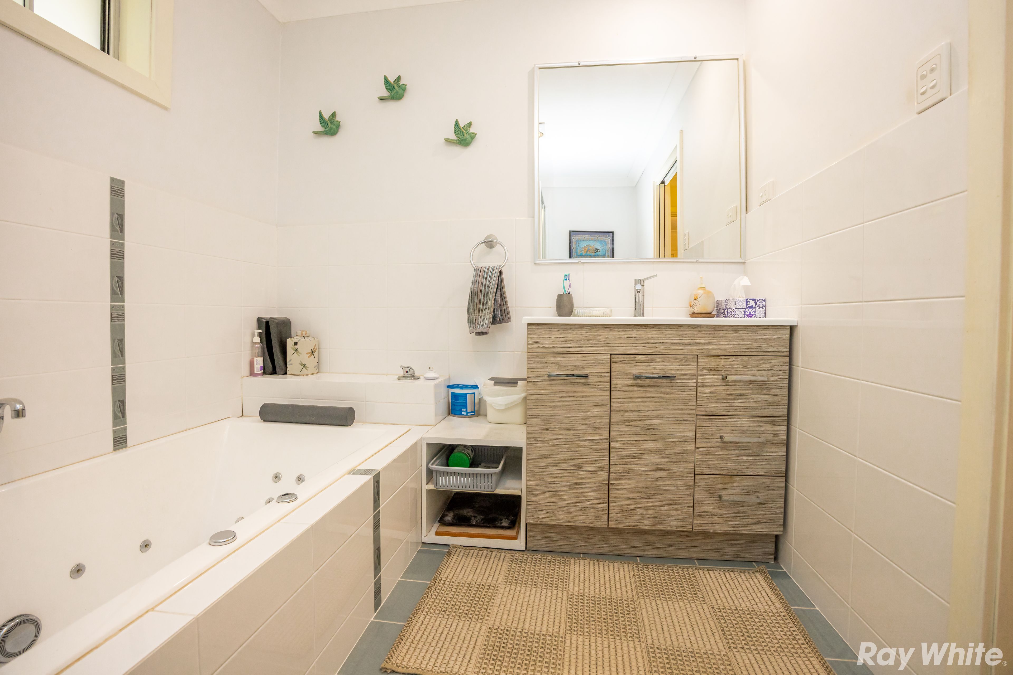 2 Adina Close — photo 8 of 13