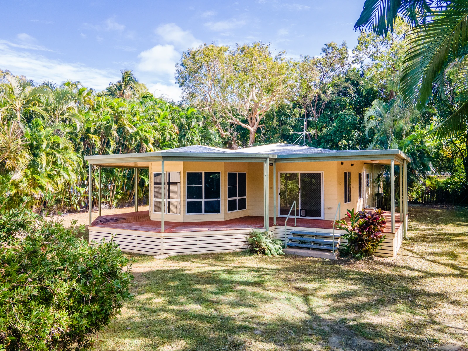 14 Bottiger Street, Nelly Bay, QLD 4819