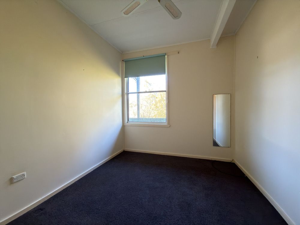 18 Chisholm Street — photo 11 of 13