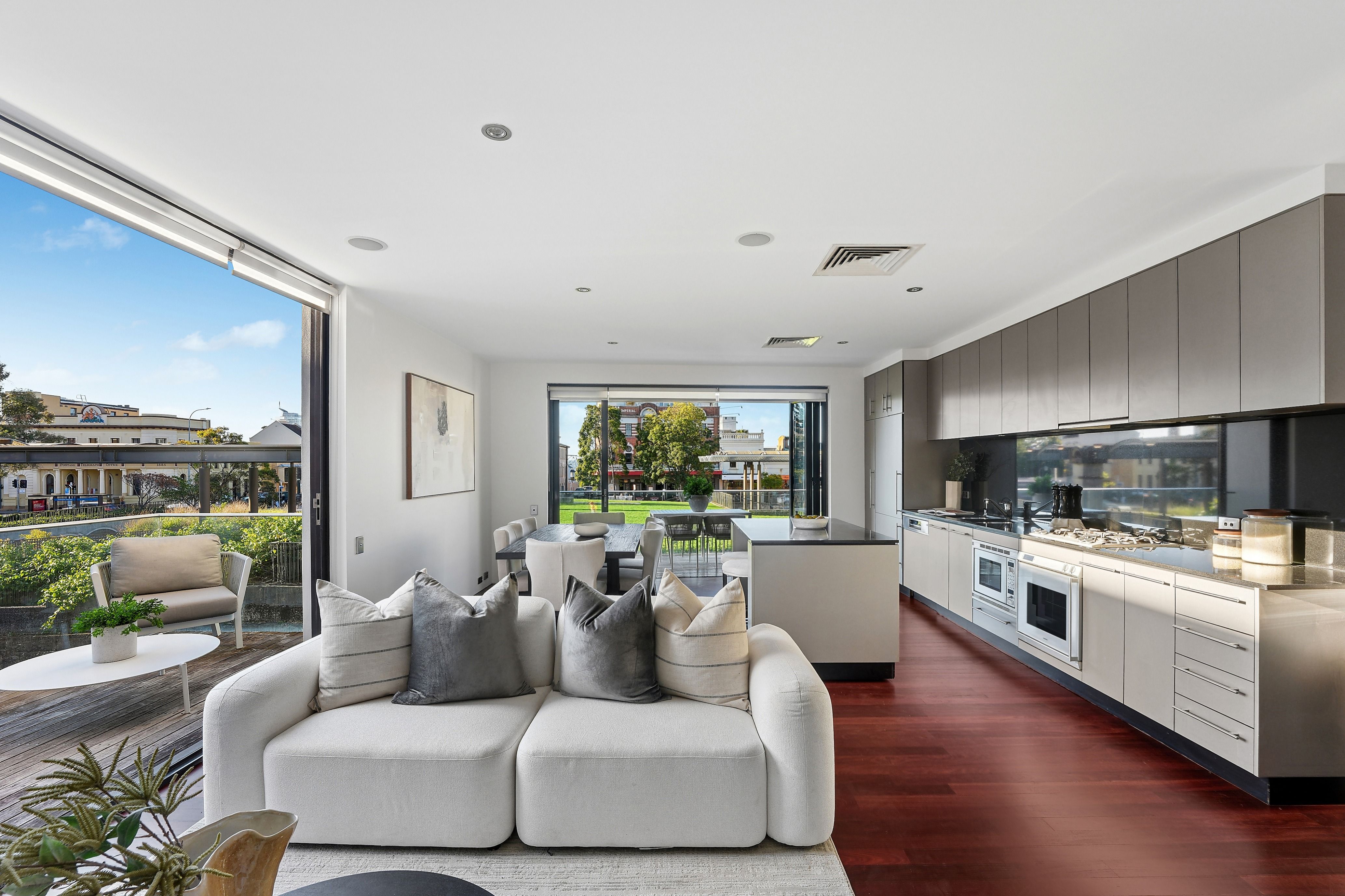 42/13 Oatley Road — photo from Ray White Double Bay