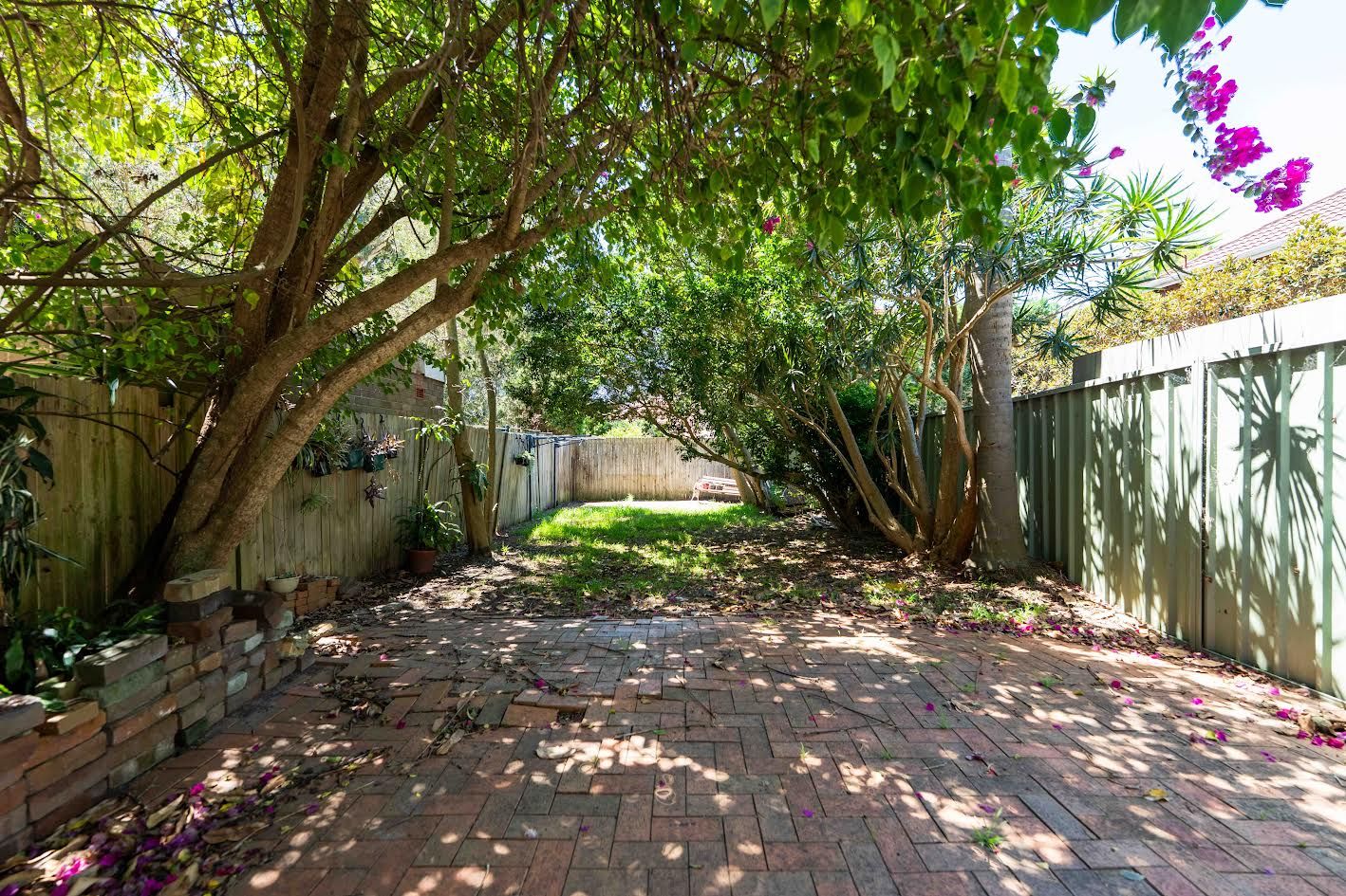 18 Warners Avenue — photo 3 of 10