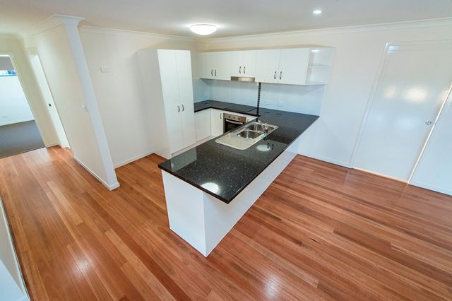 2/77 Livingstone Street, Berserker, QLD 4701