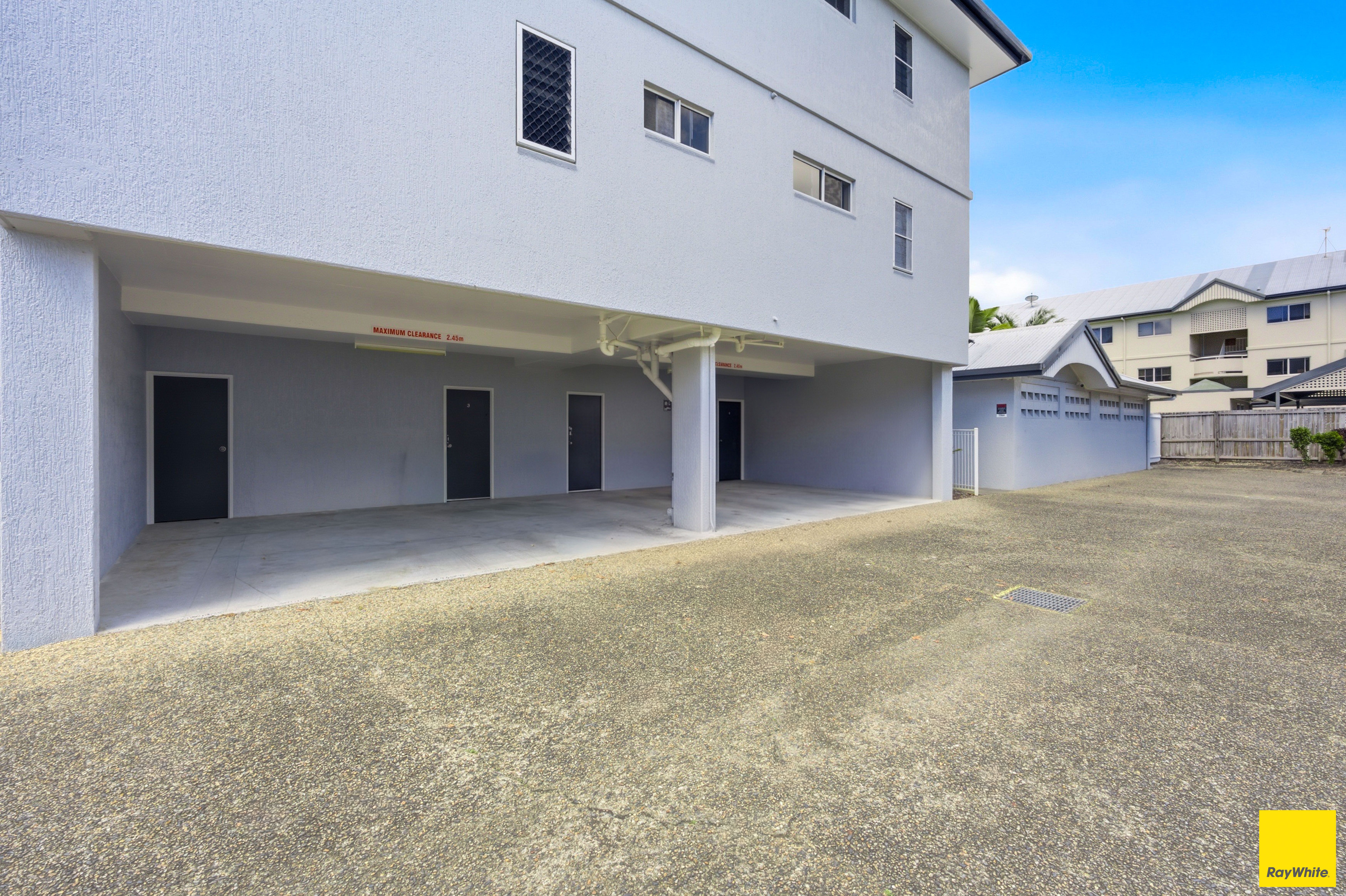 1/303-305 Lake Street — photo 14 of 18