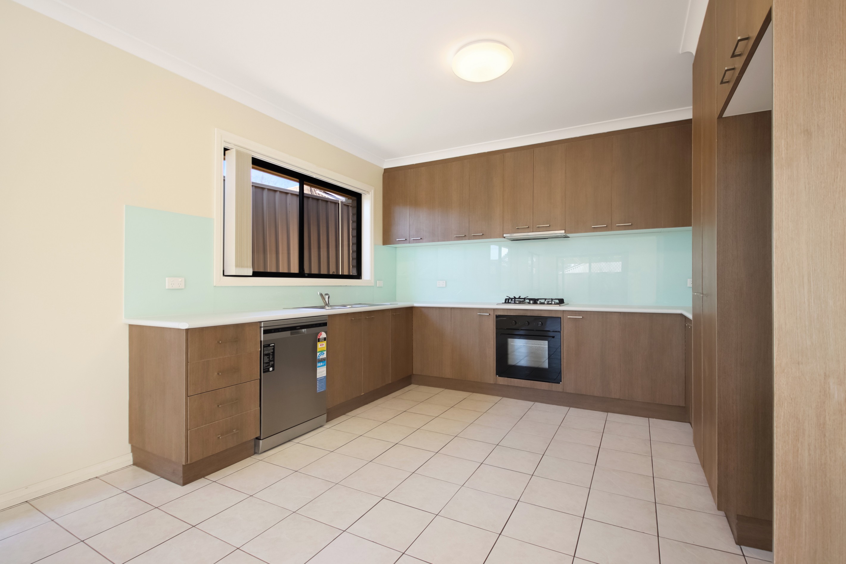 2/233 Vickers Road, Lavington, NSW 2641