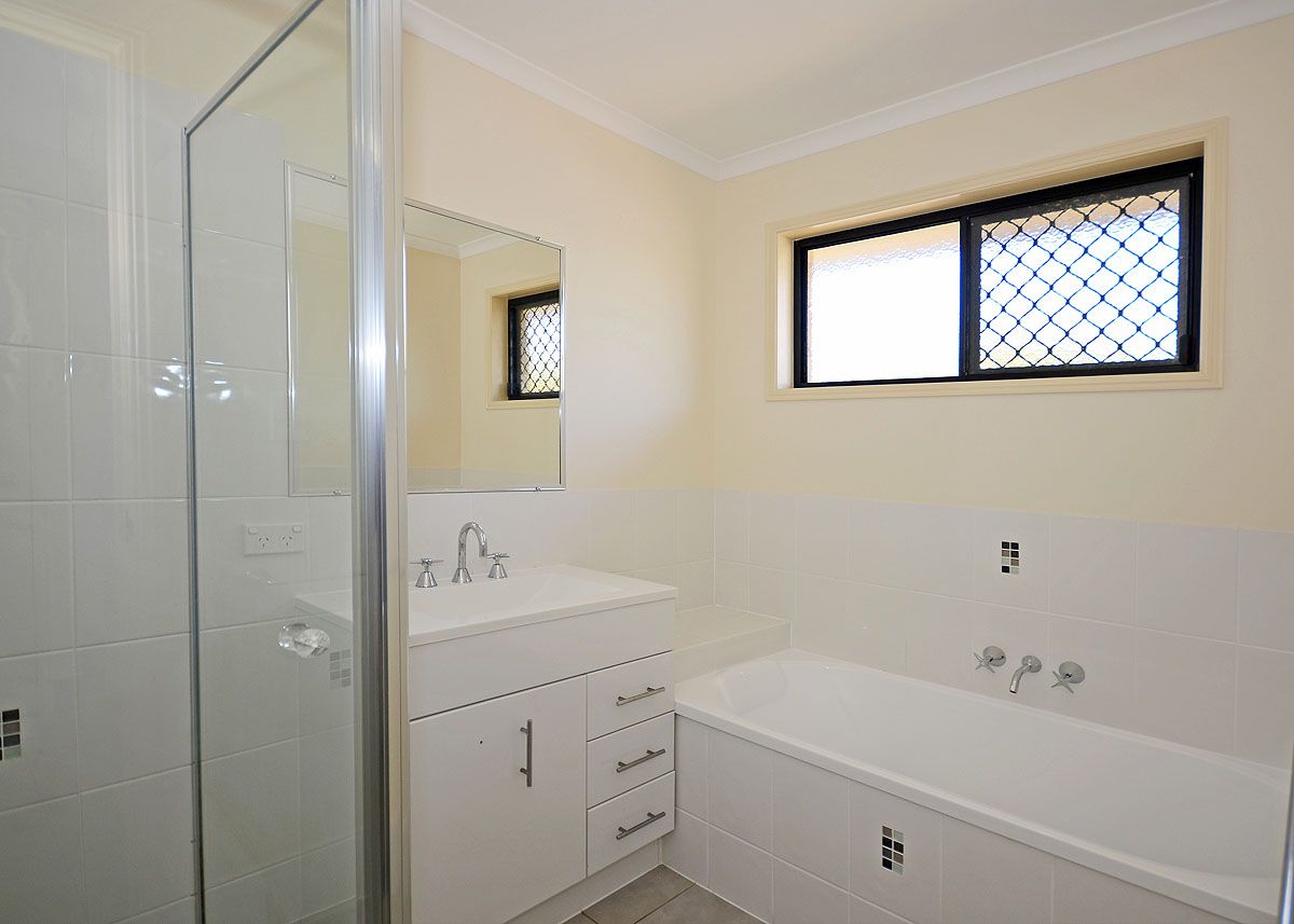 8 Zircon Street — photo 15 of 21