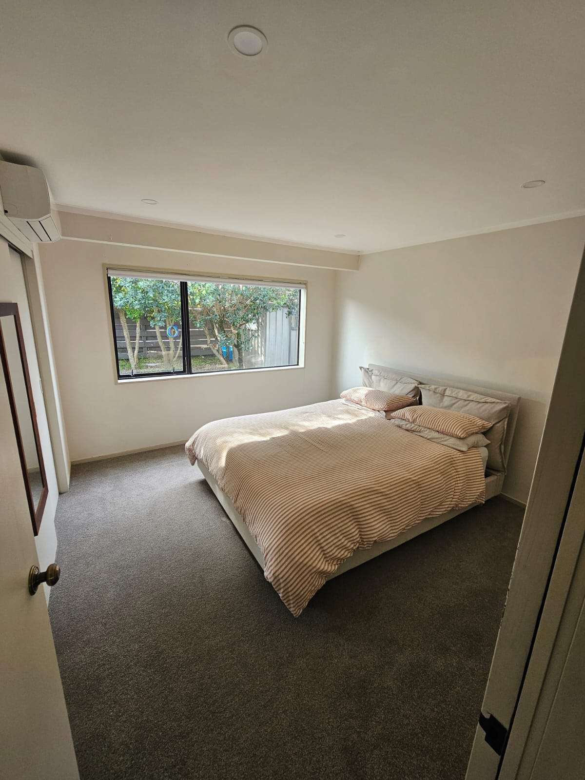 11B Golf Road photo 4