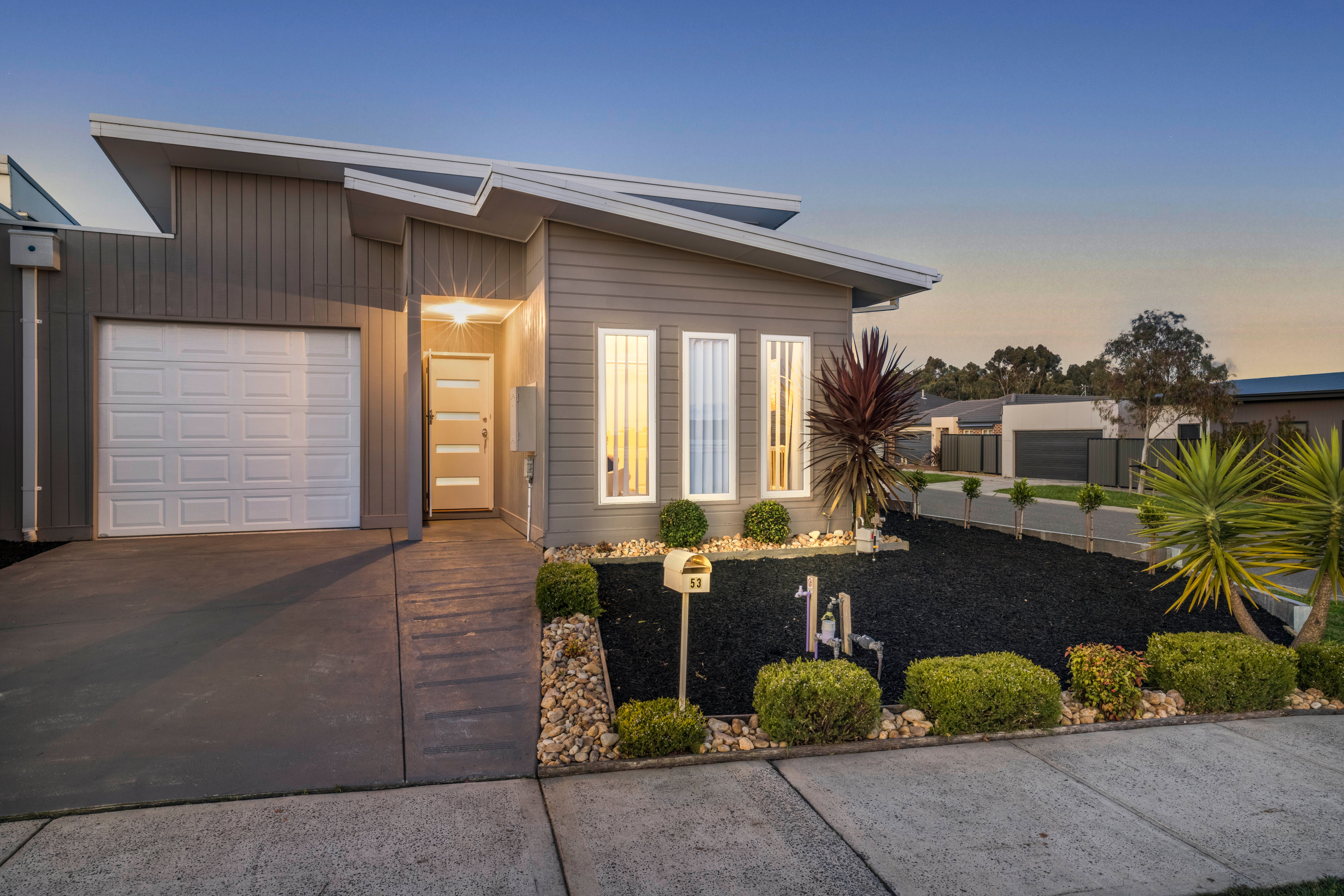 53 Havana Parade, Pakenham VIC 3810