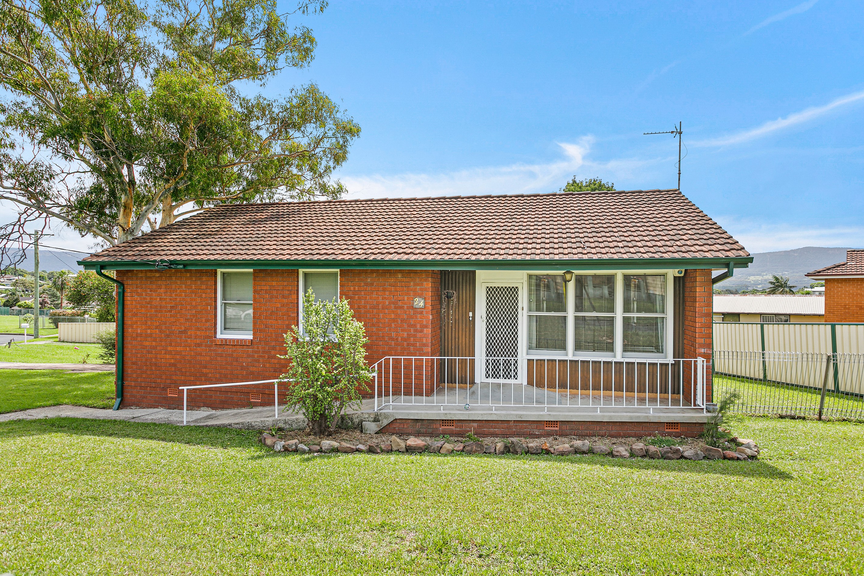 24 Galong Crescent, Koonawarra, NSW 2530