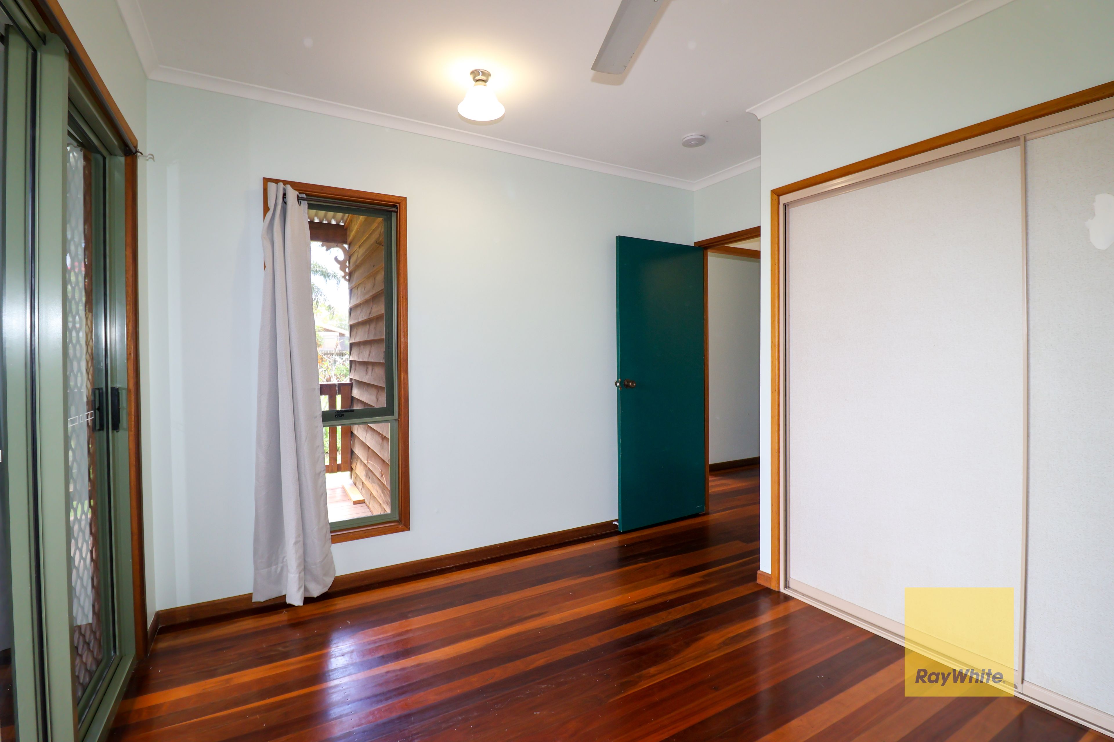 16 Grevillea Avenue — photo 9 of 18