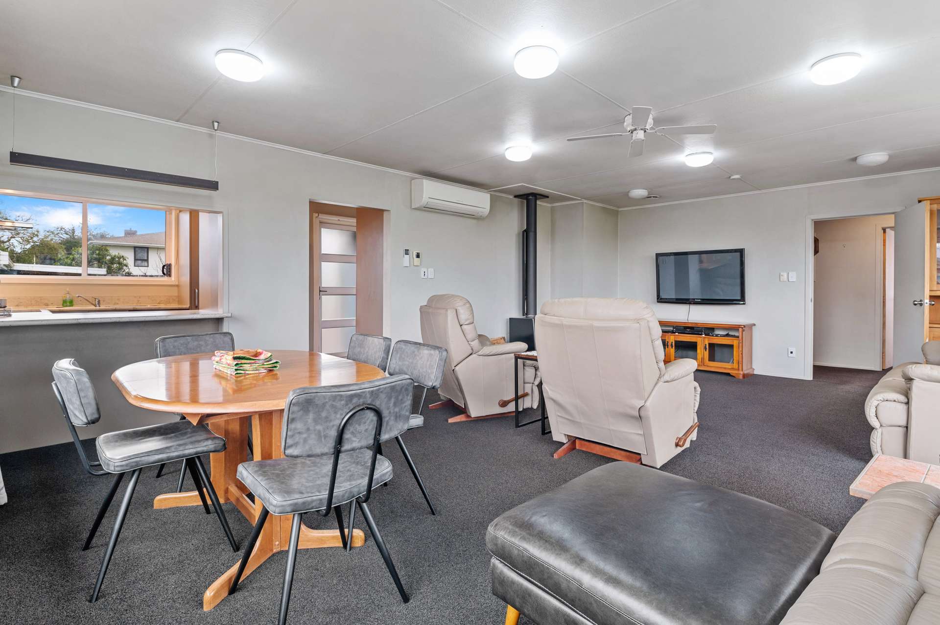 35 Aotea Crescent photo 4