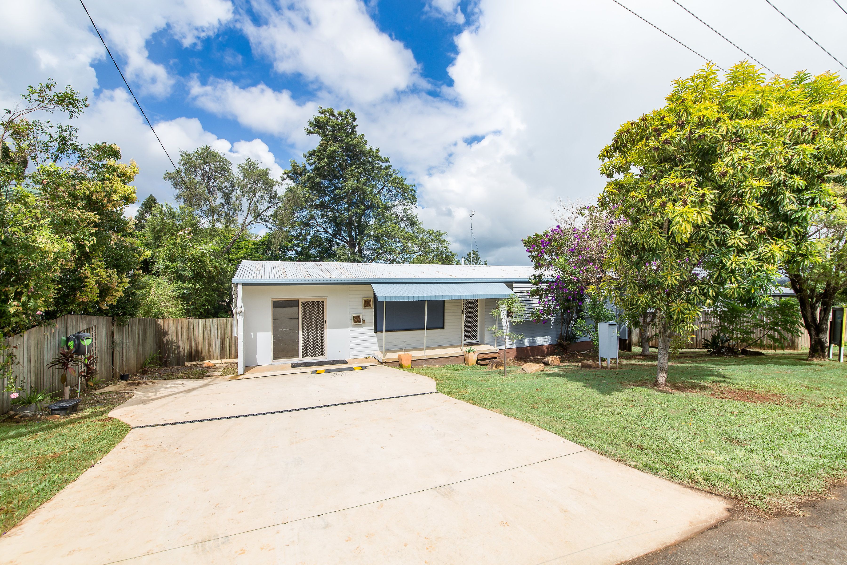 4 Amaroo Avenue, Nambour QLD 4560