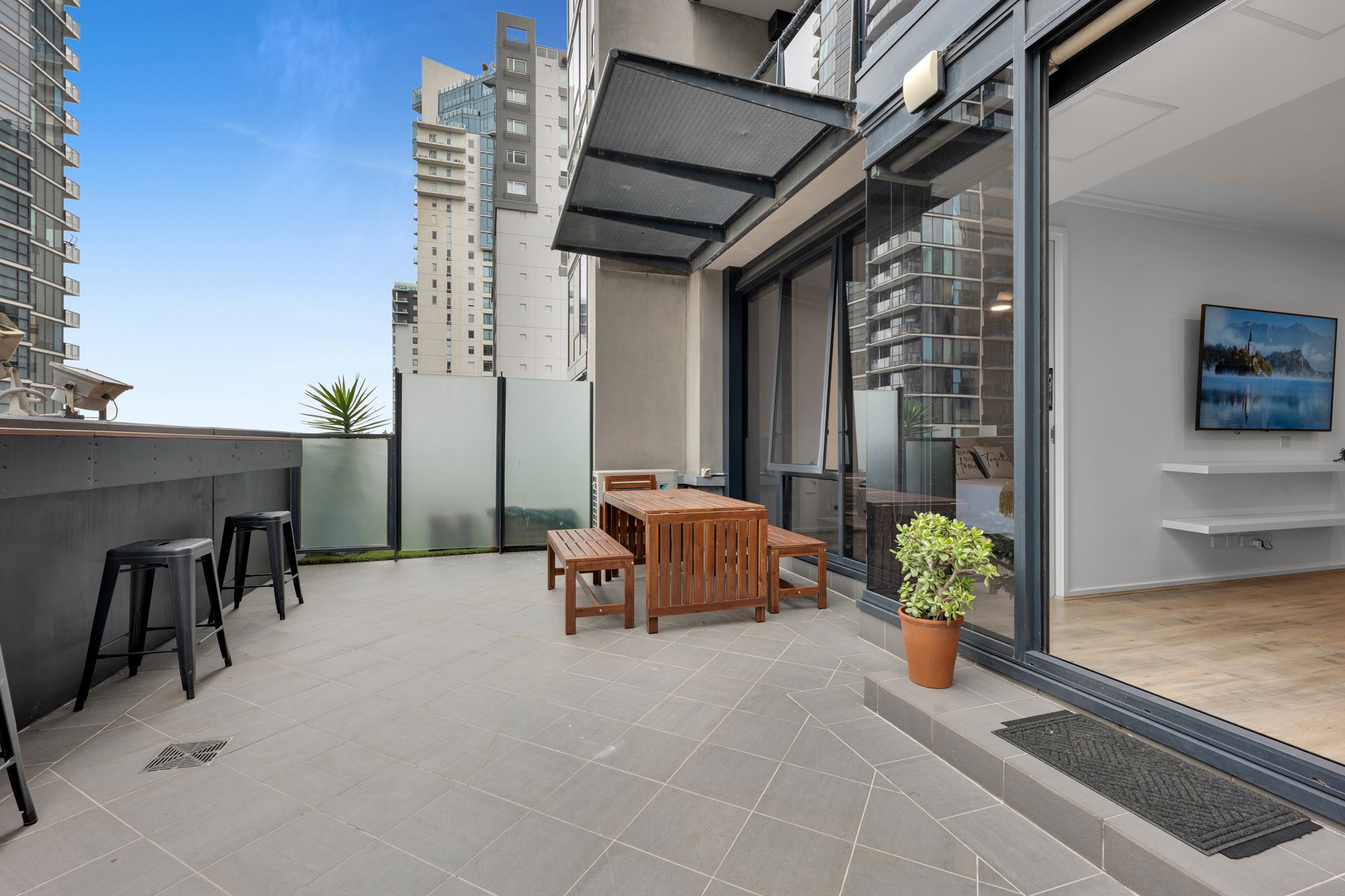 806/63 Whiteman Street, Southbank, VIC 3006