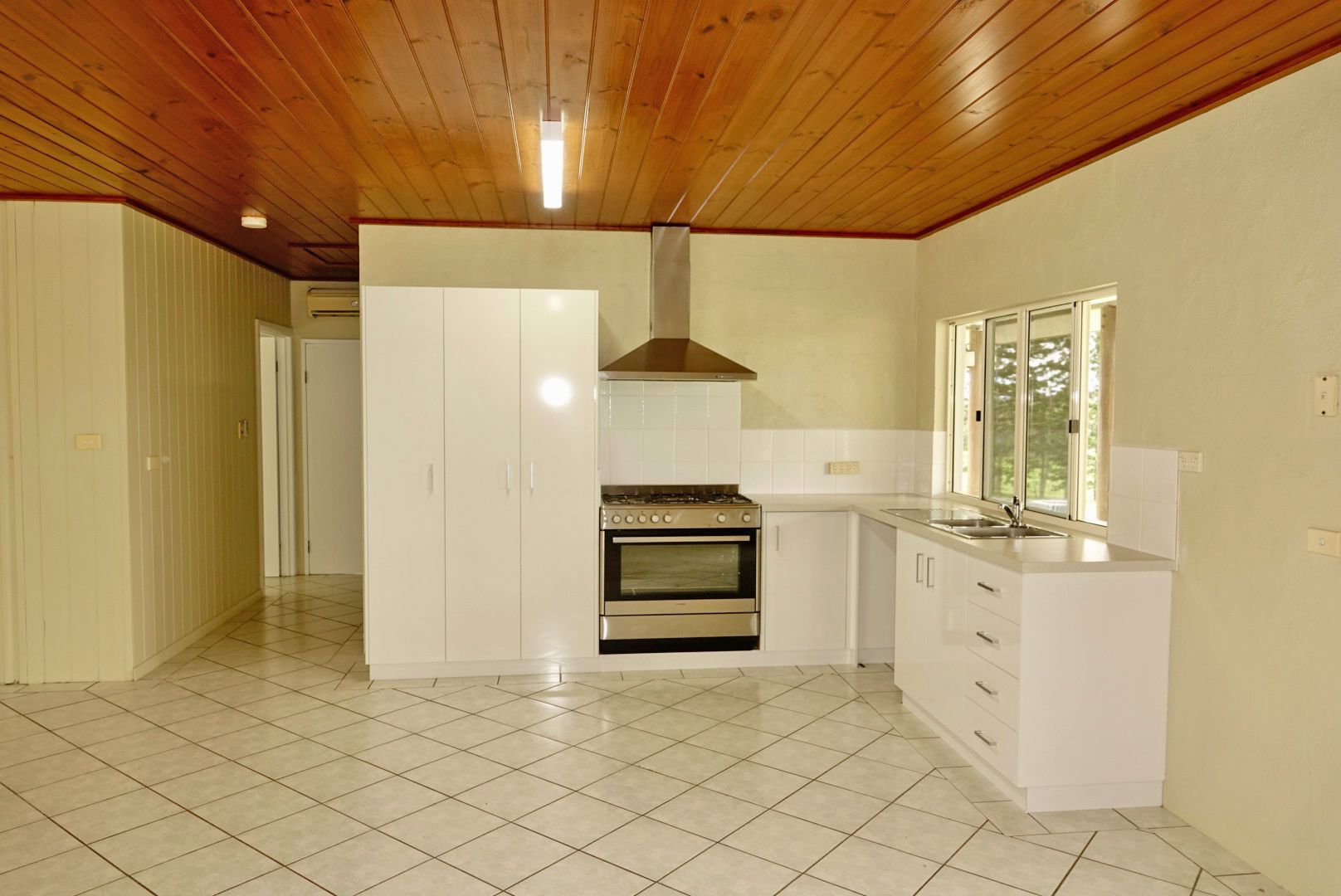 1297 Mossman - Mt Molloy Road — photo 13 of 30