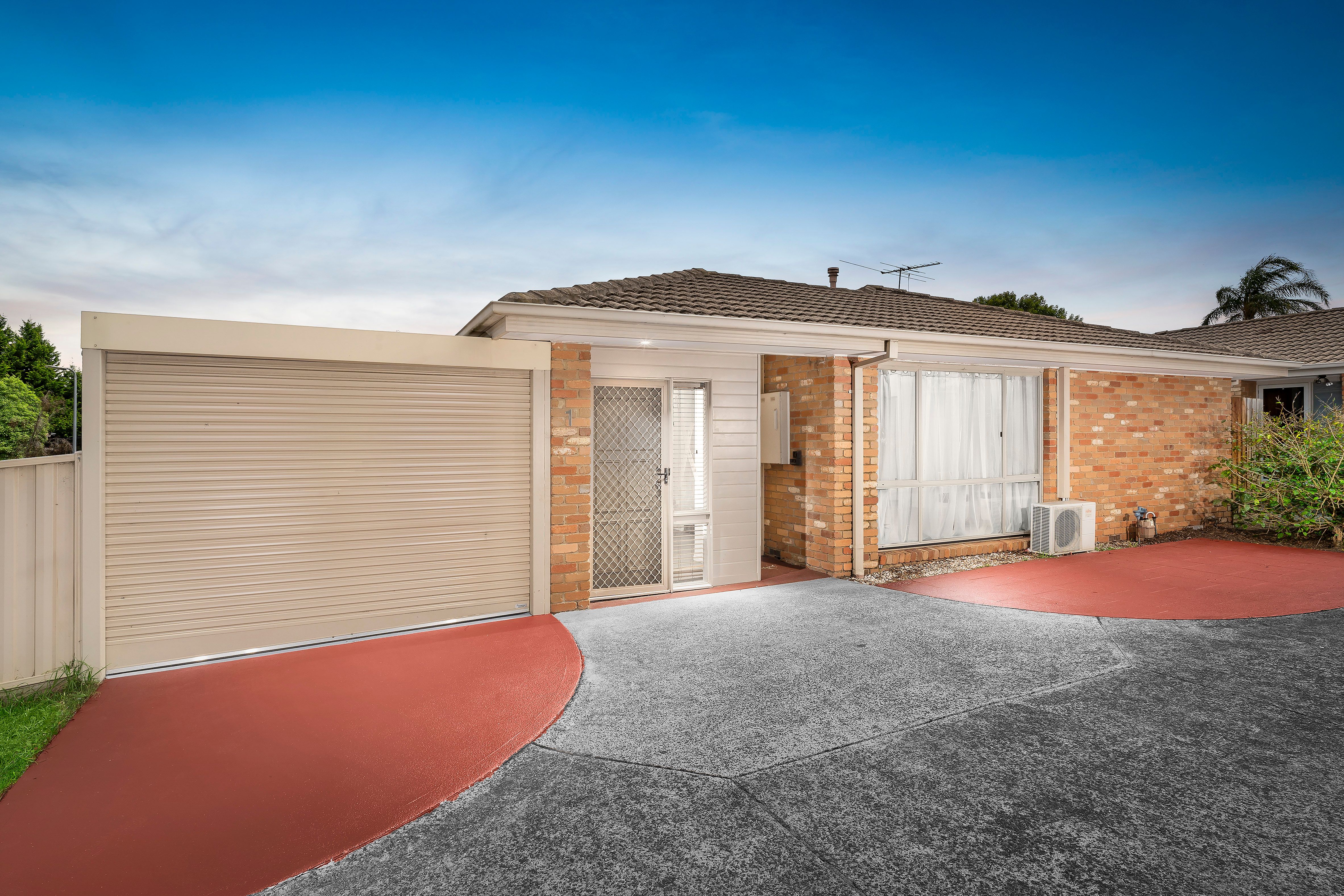 7 Clifford Close, Mill Park VIC 3082