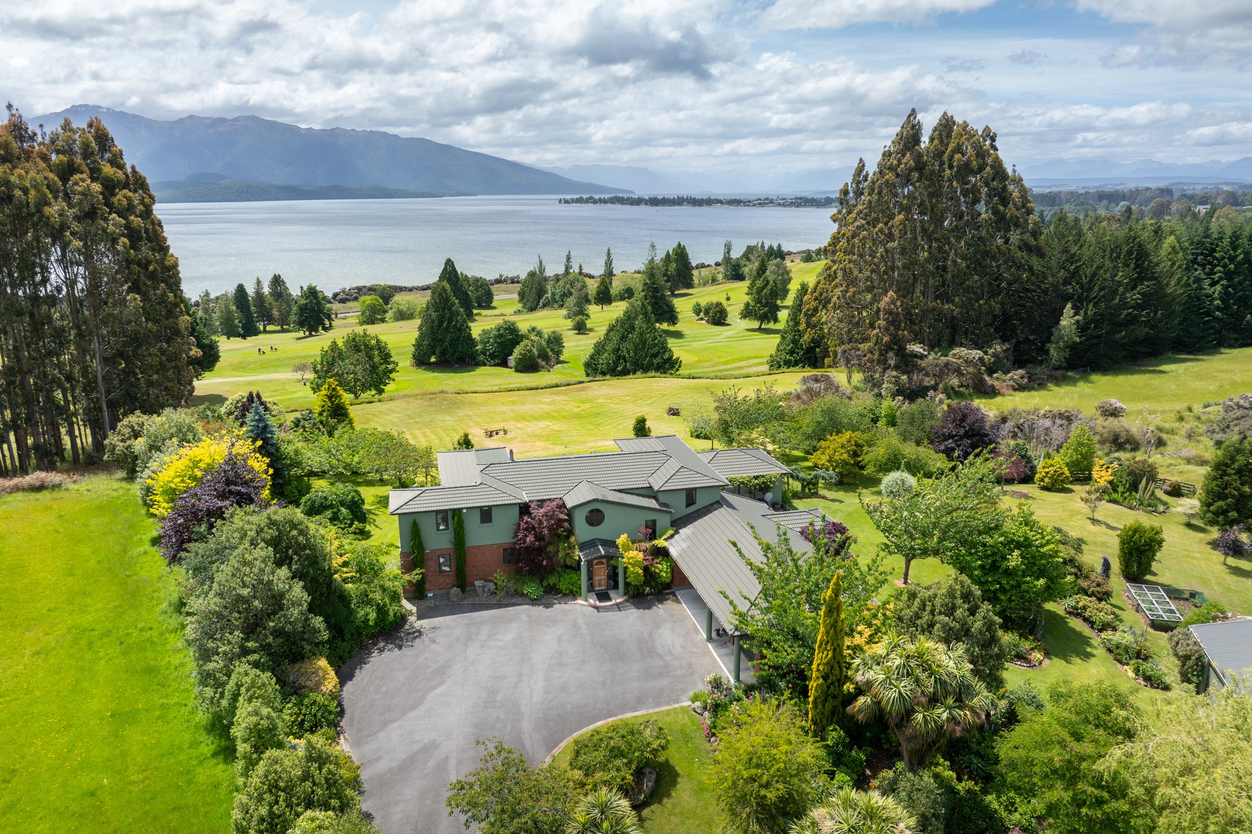 152 William Stephen Road, Te Anau, Southland District
