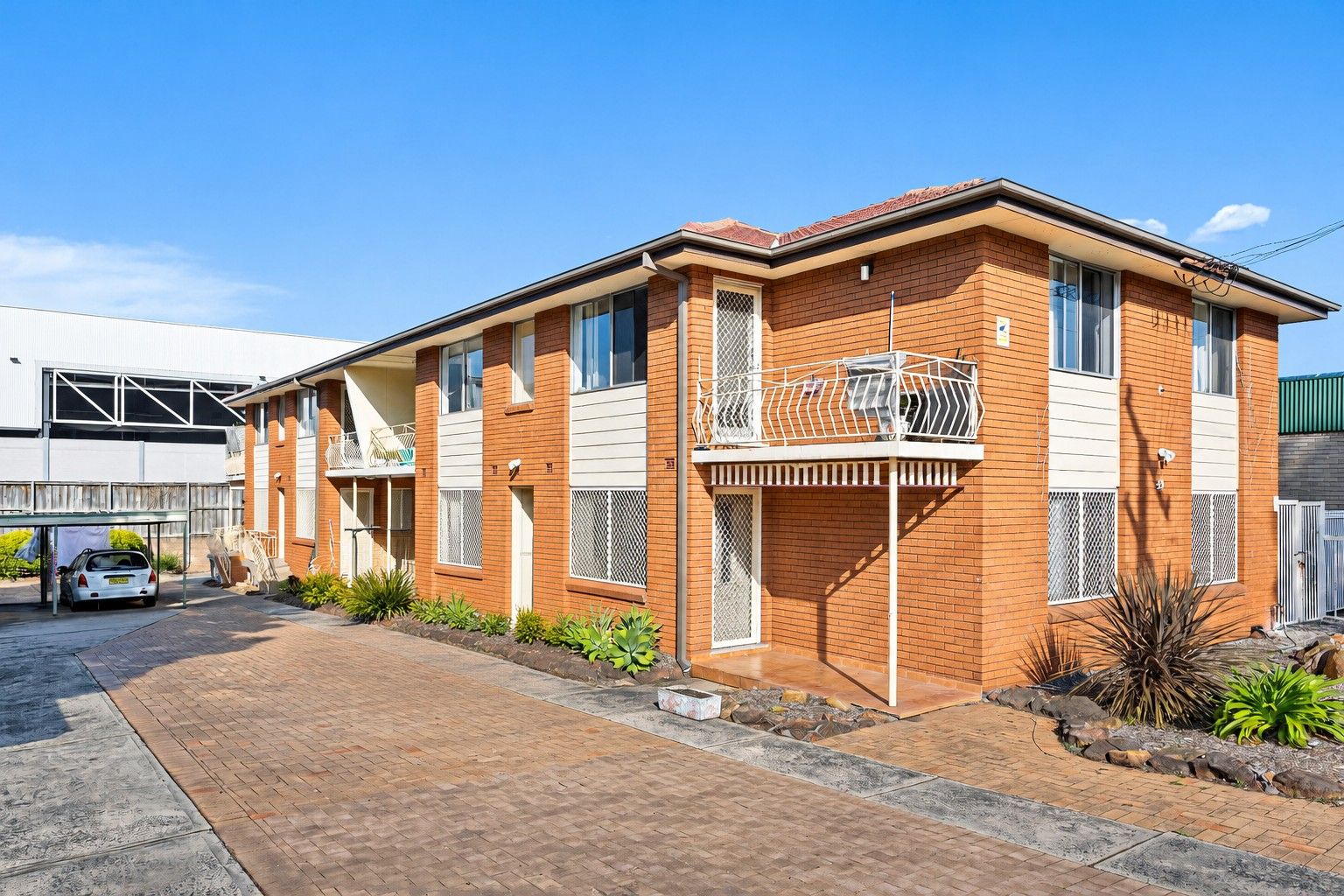 7/23 First Avenue South — photo from Ray White South Wollongong