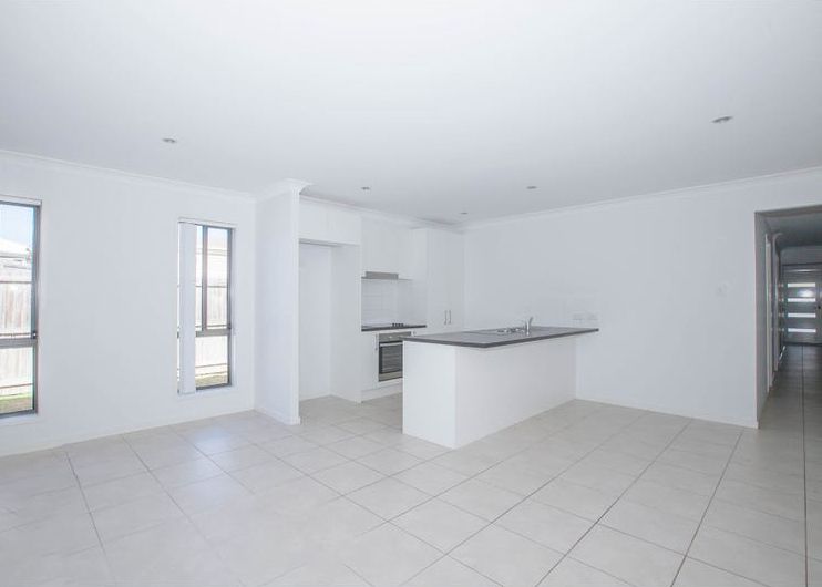 2/17 (B) Phoebe Way, Gleneagle, QLD 4285