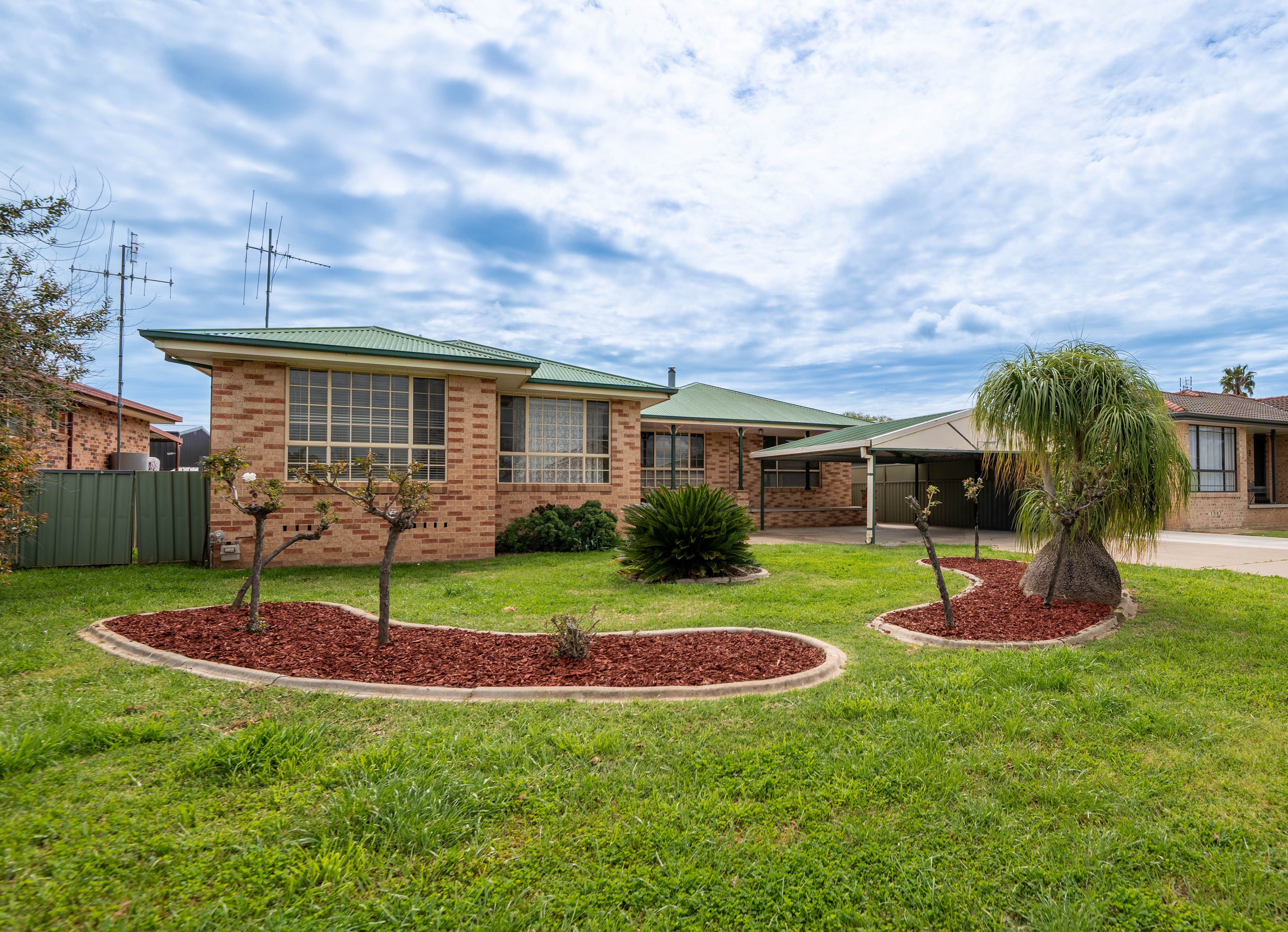 4 Koala Place — photo from Ray White Parkes