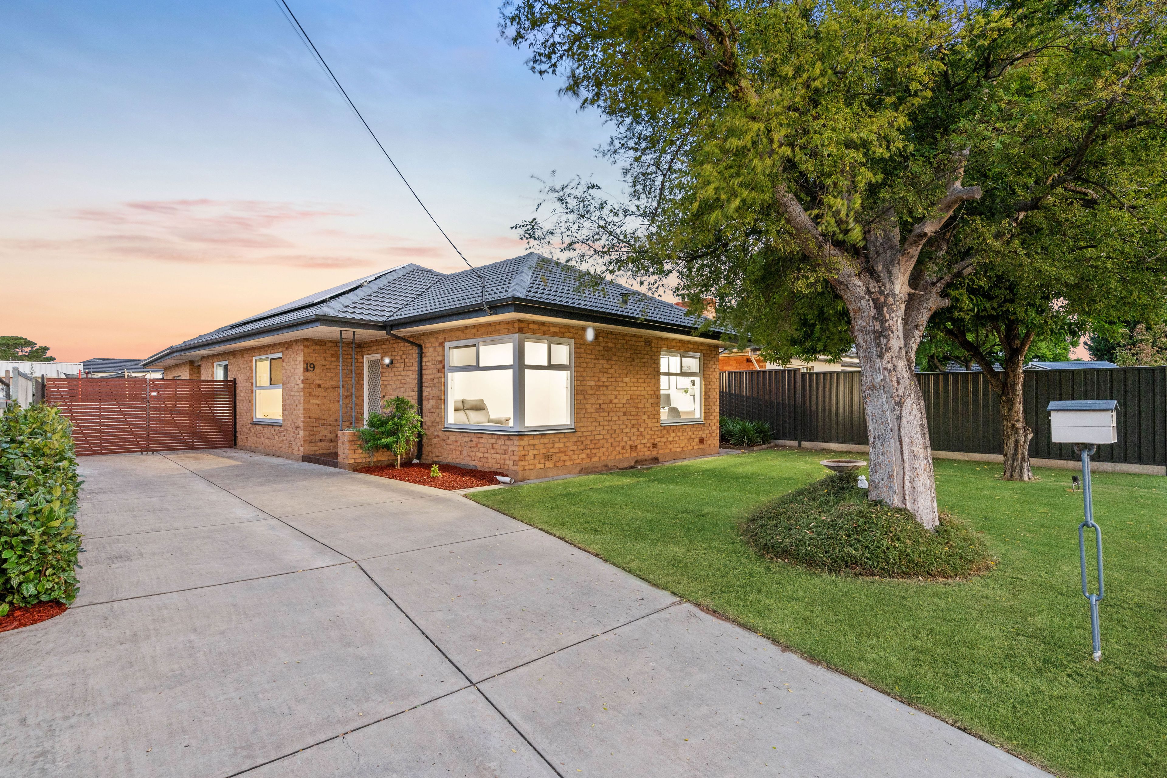 19 Kingborn Avenue, Seaton, SA 5023