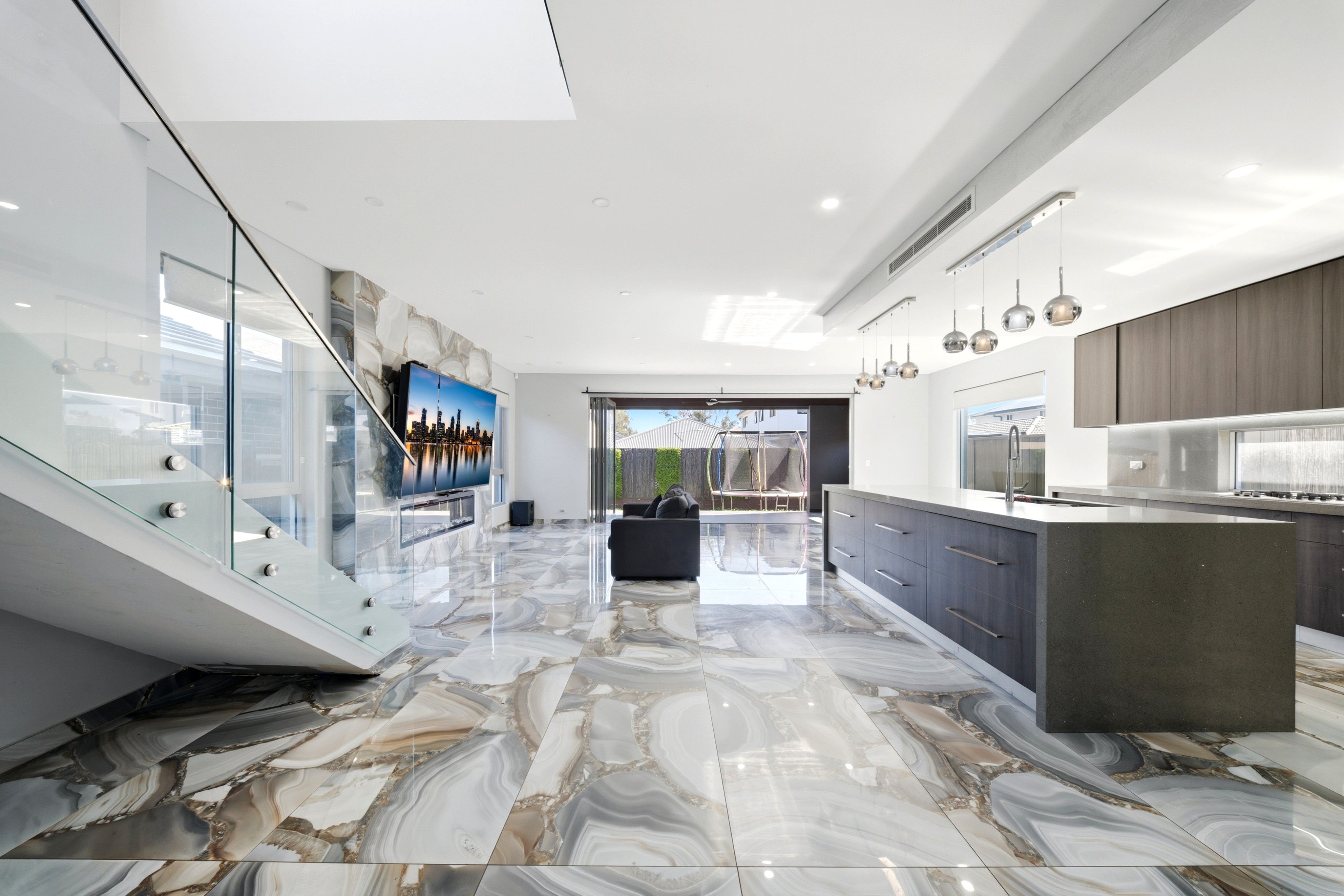 7 Flaxen Street — photo 3 of 24