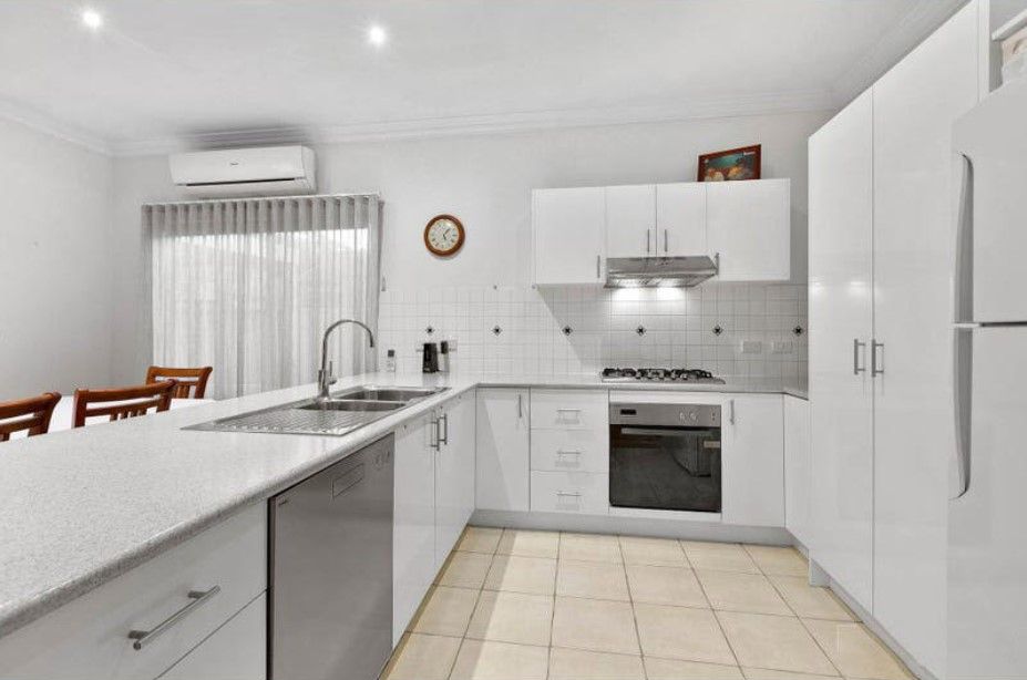 4 Frere Close, Pakenham, VIC 3810