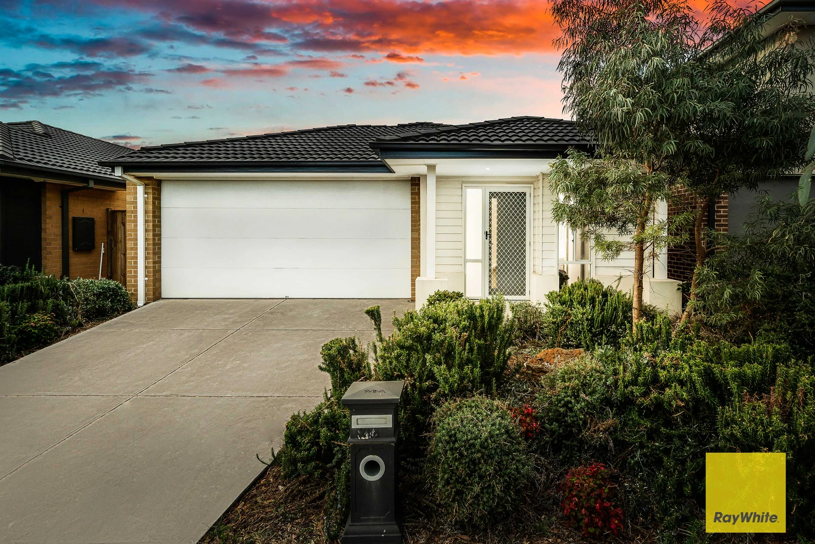100 Grassbird Drive, Point Cook, VIC 3030