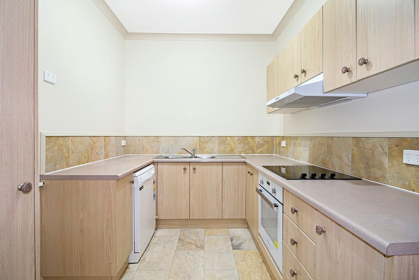 2/355-359 Mcleod Street, Cairns North, QLD 4870