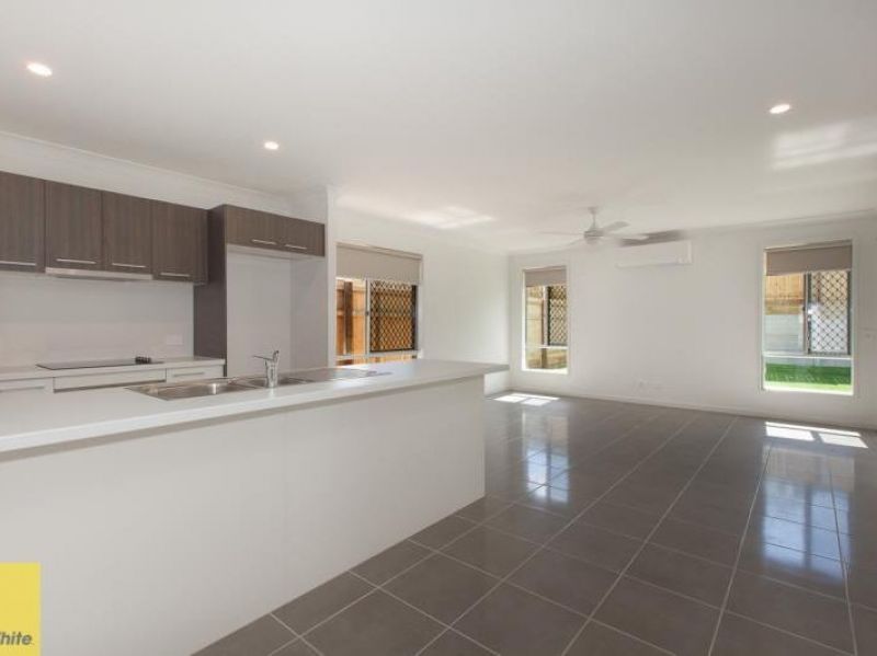 8 White Rocks Drive, Redbank Plains, QLD 4301