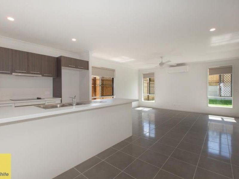 8 White Rocks Drive, Redbank Plains, QLD 4301
