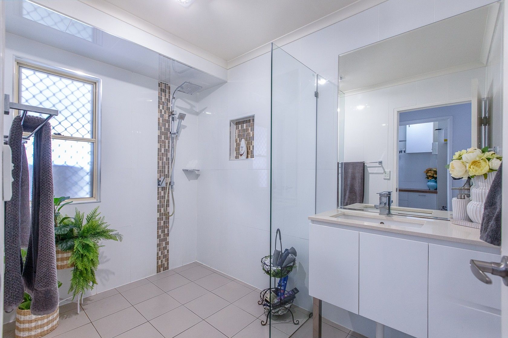 238-246 Amber Crescent — photo 7 of 19