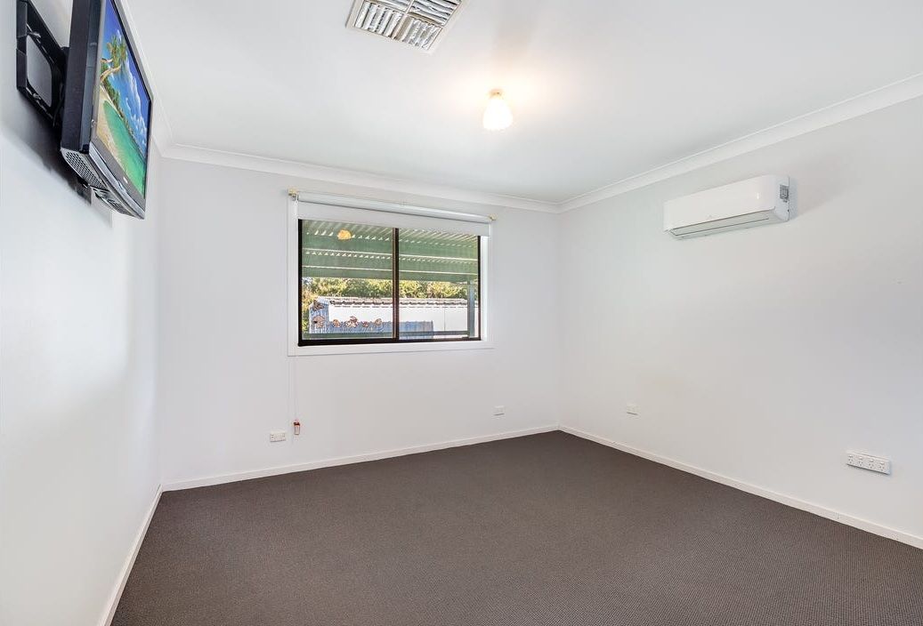 1046 Koonwarra Street — photo 4 of 7