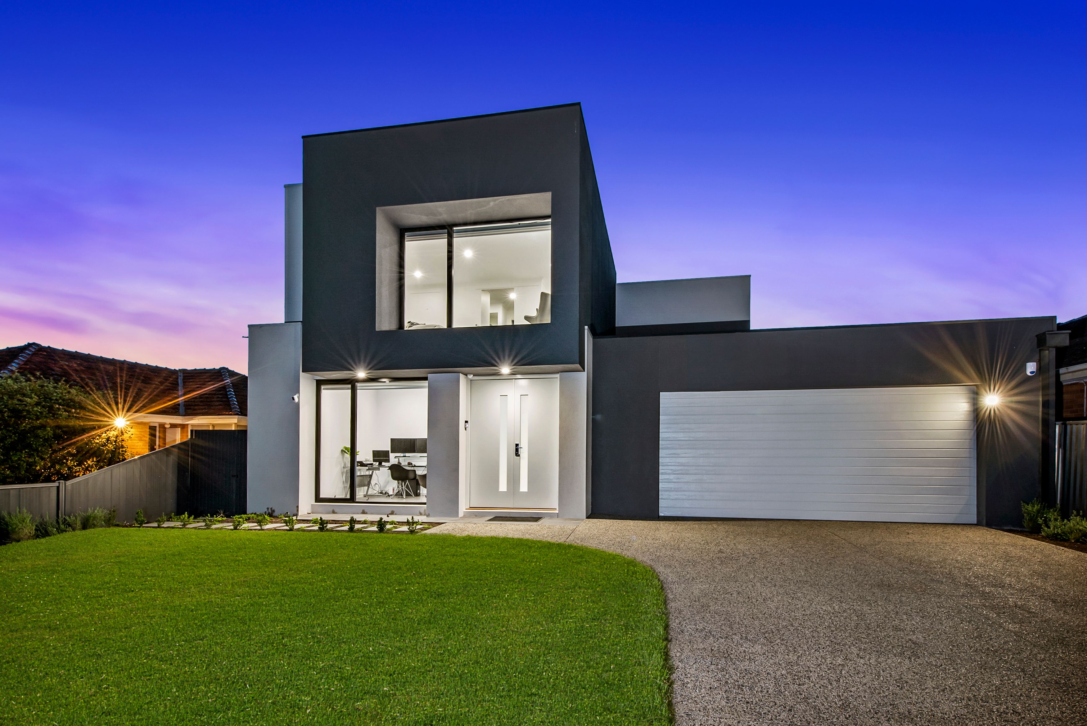 7 Lake Street, Avondale Heights VIC 3034