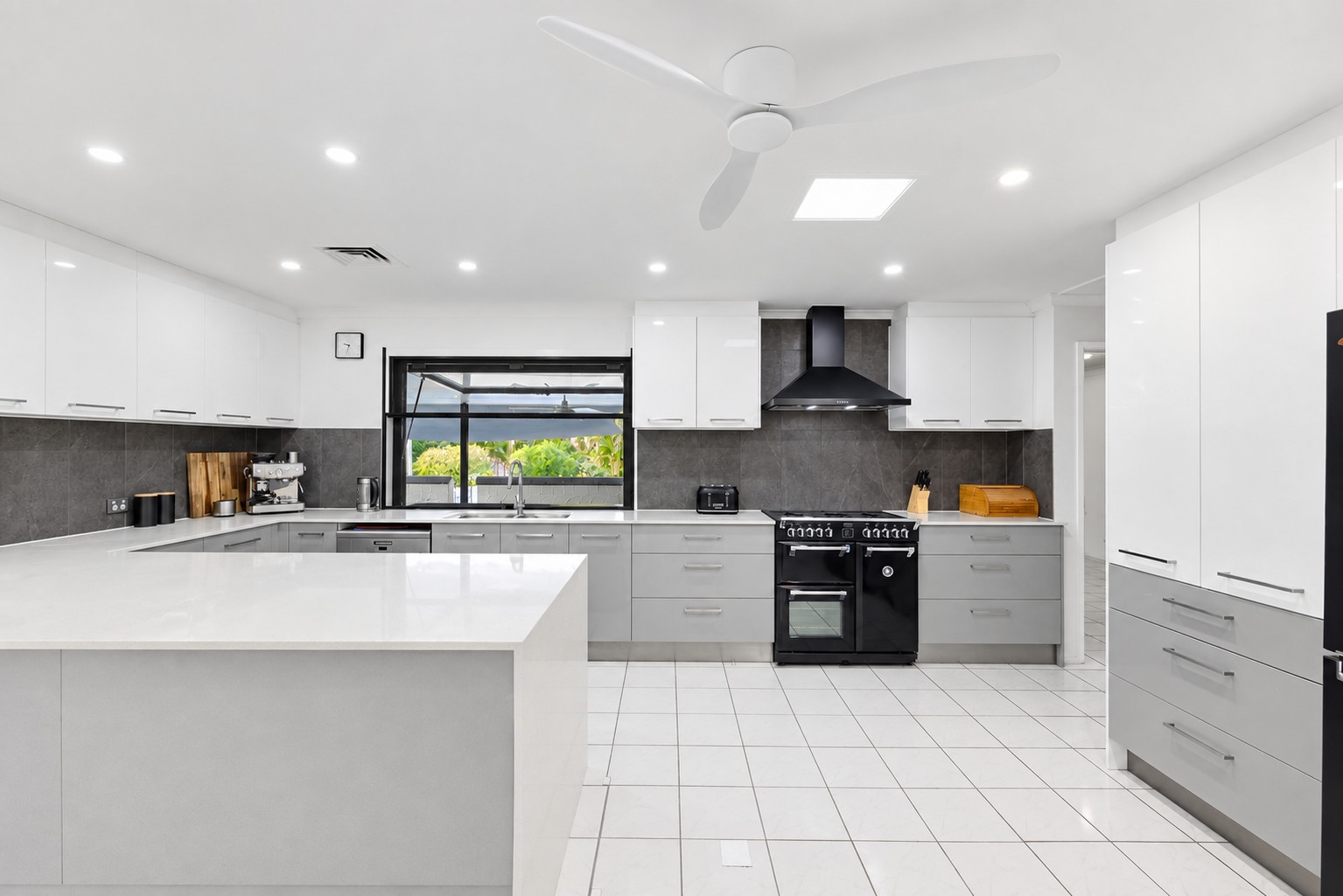 12 Berringa Court, Ashmore, QLD 4214