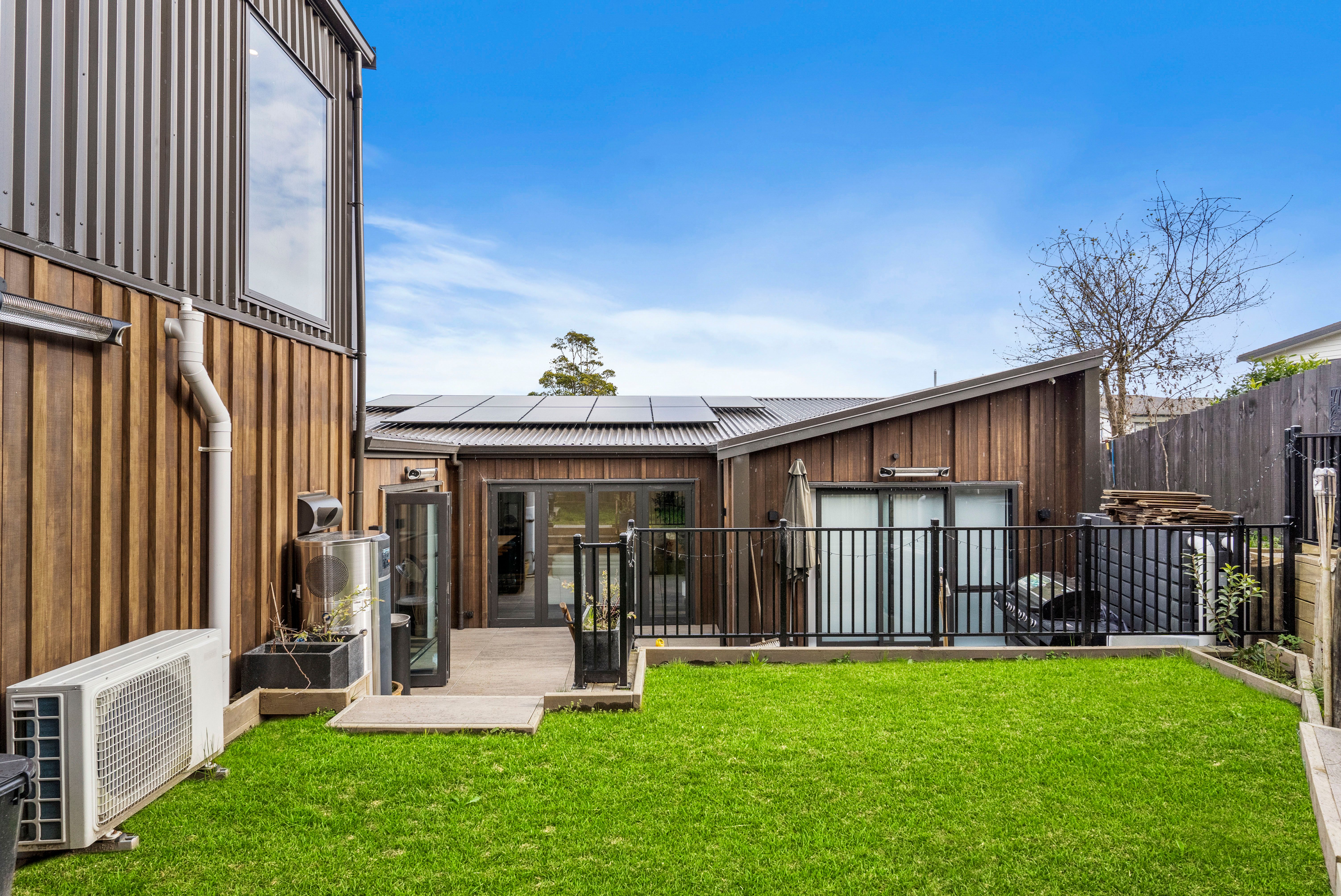 25B Deverell Place, Northcross, North Shore City