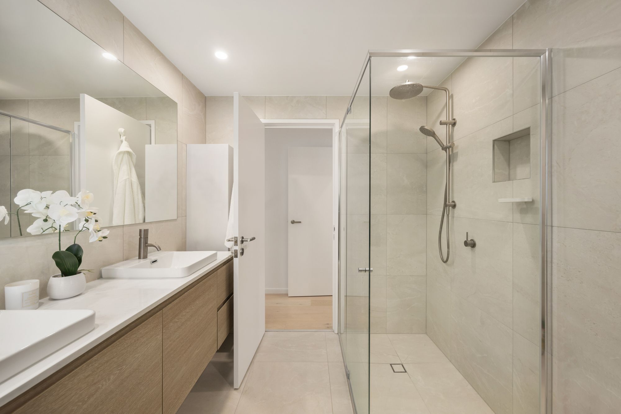 11 Roche Avenue — photo 12 of 13