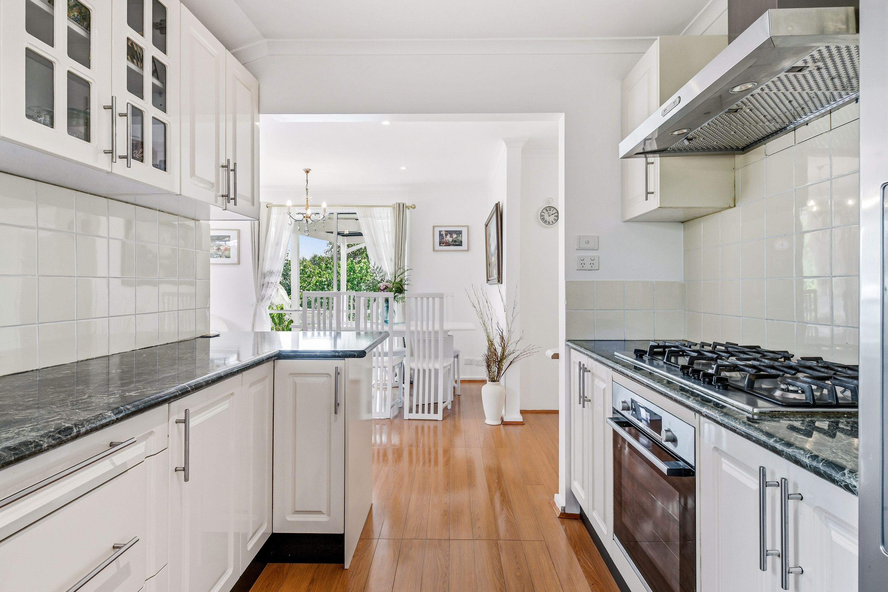 220 Hawthorn Road — photo 9 of 16
