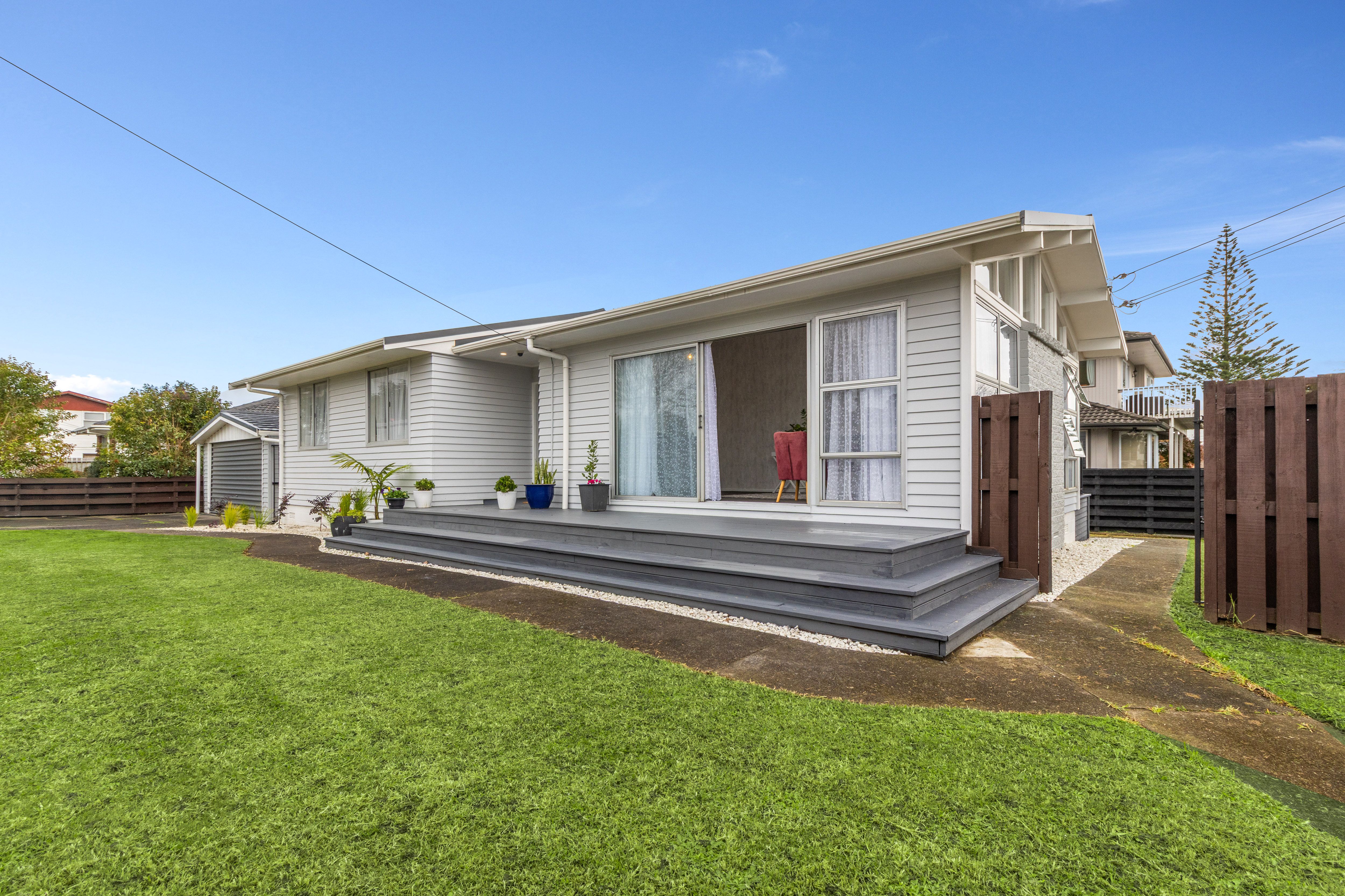 2 Muir Avenue, Mangere Bridge, Manukau City