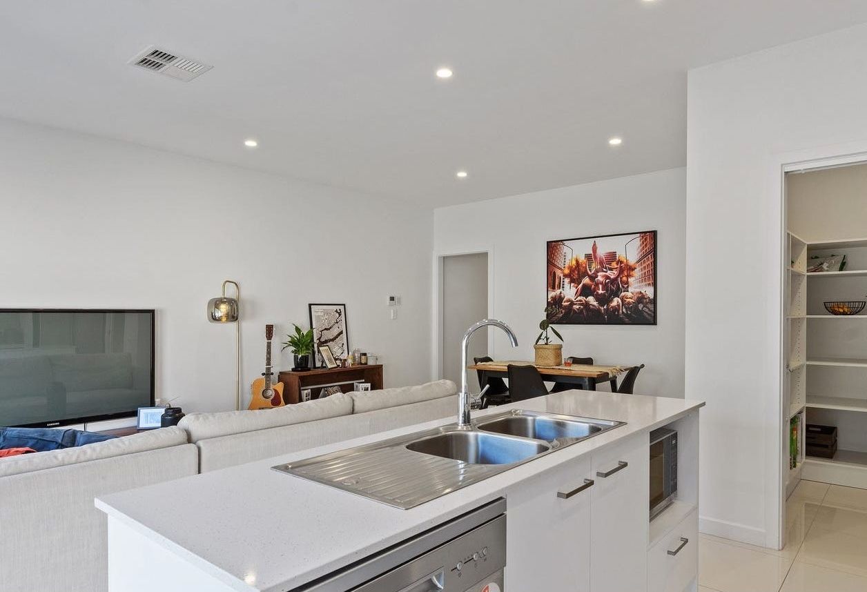 12 Vardon Street — photo 3 of 14