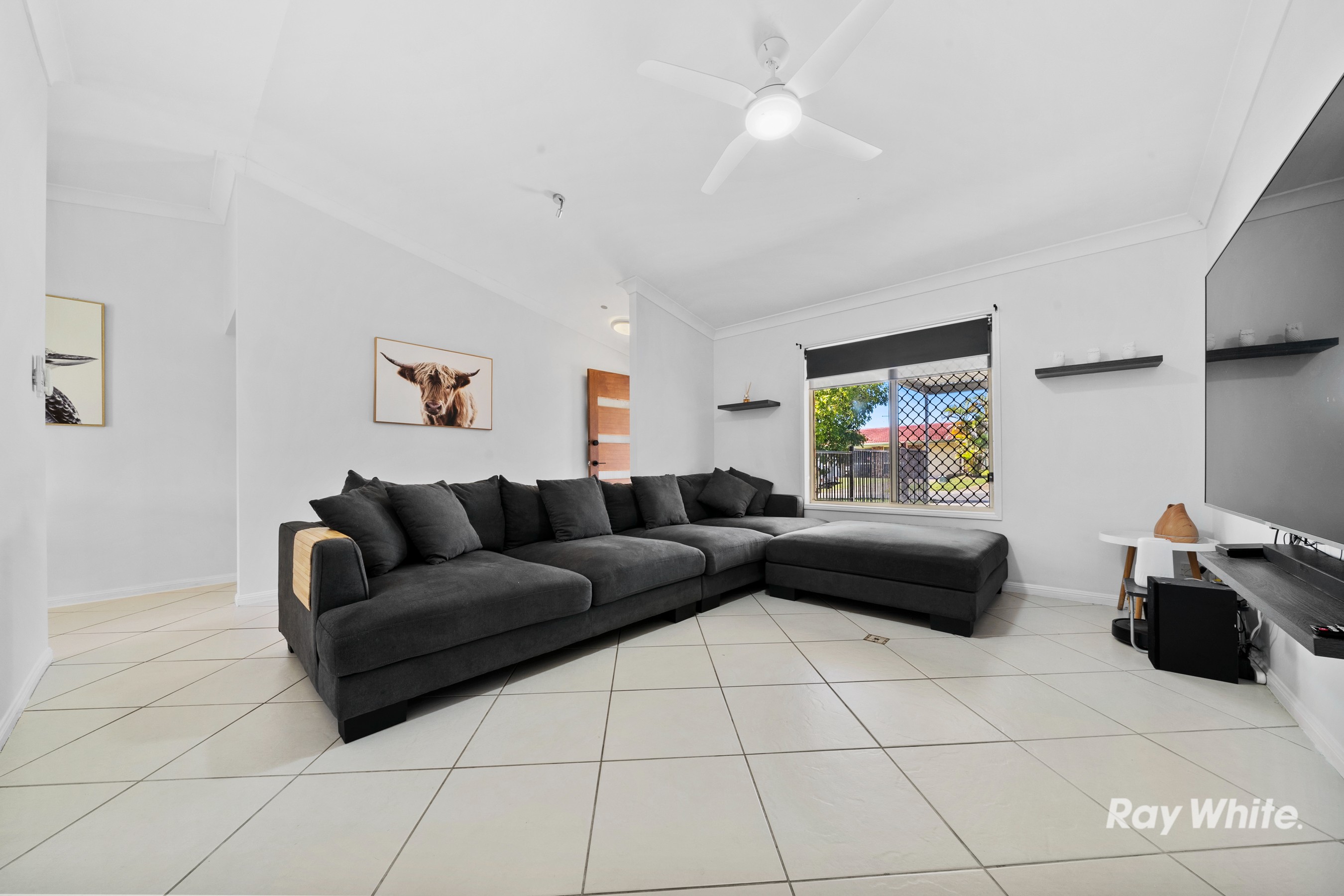 4 Solandra Circuit, Regents Park, QLD 4118