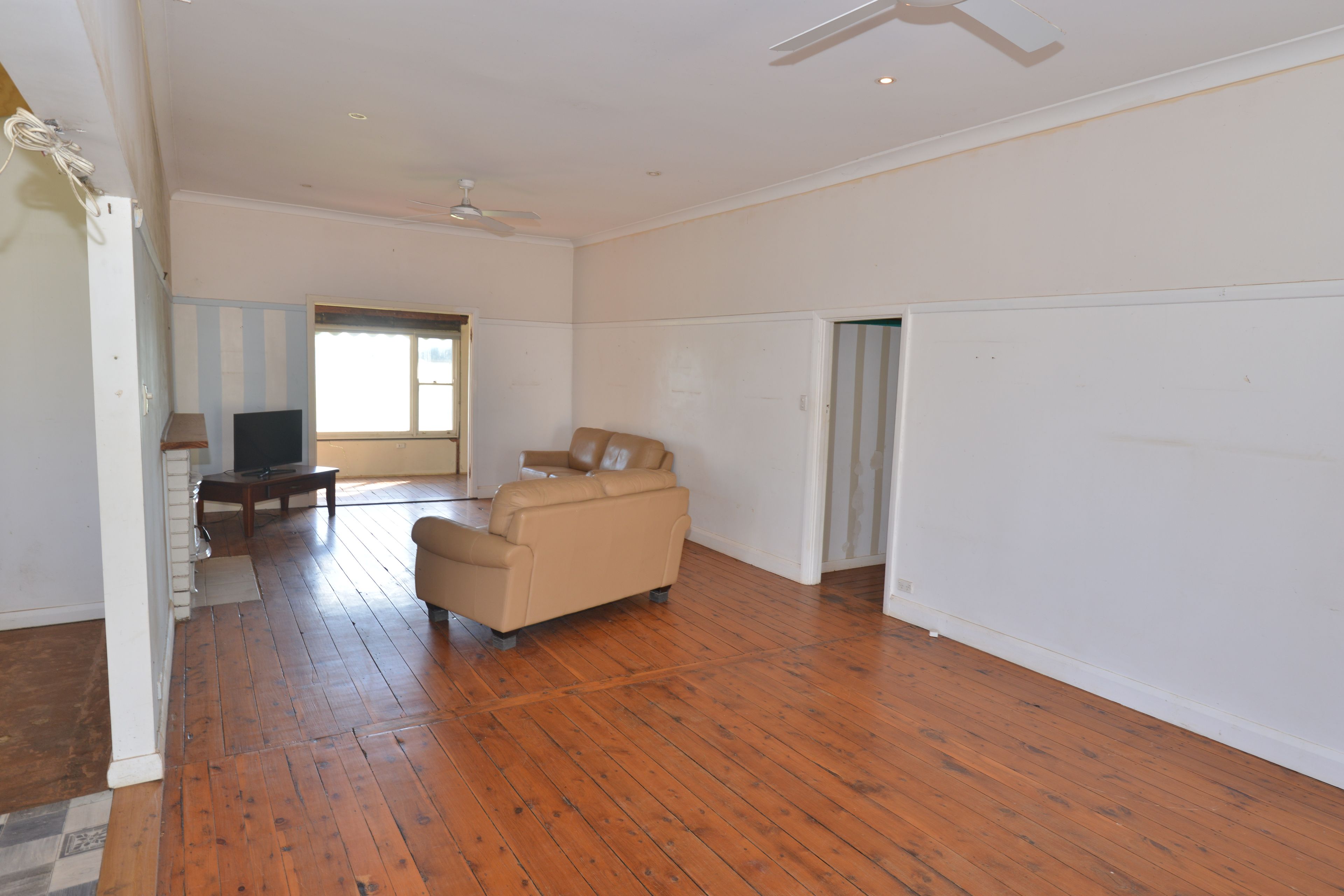 16387 Oxley Highway — photo 17 of 30