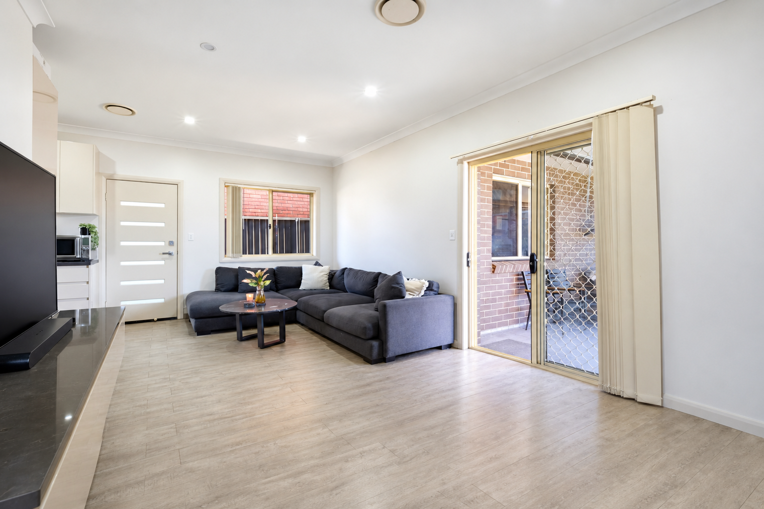13 View Street — photo 8 of 11
